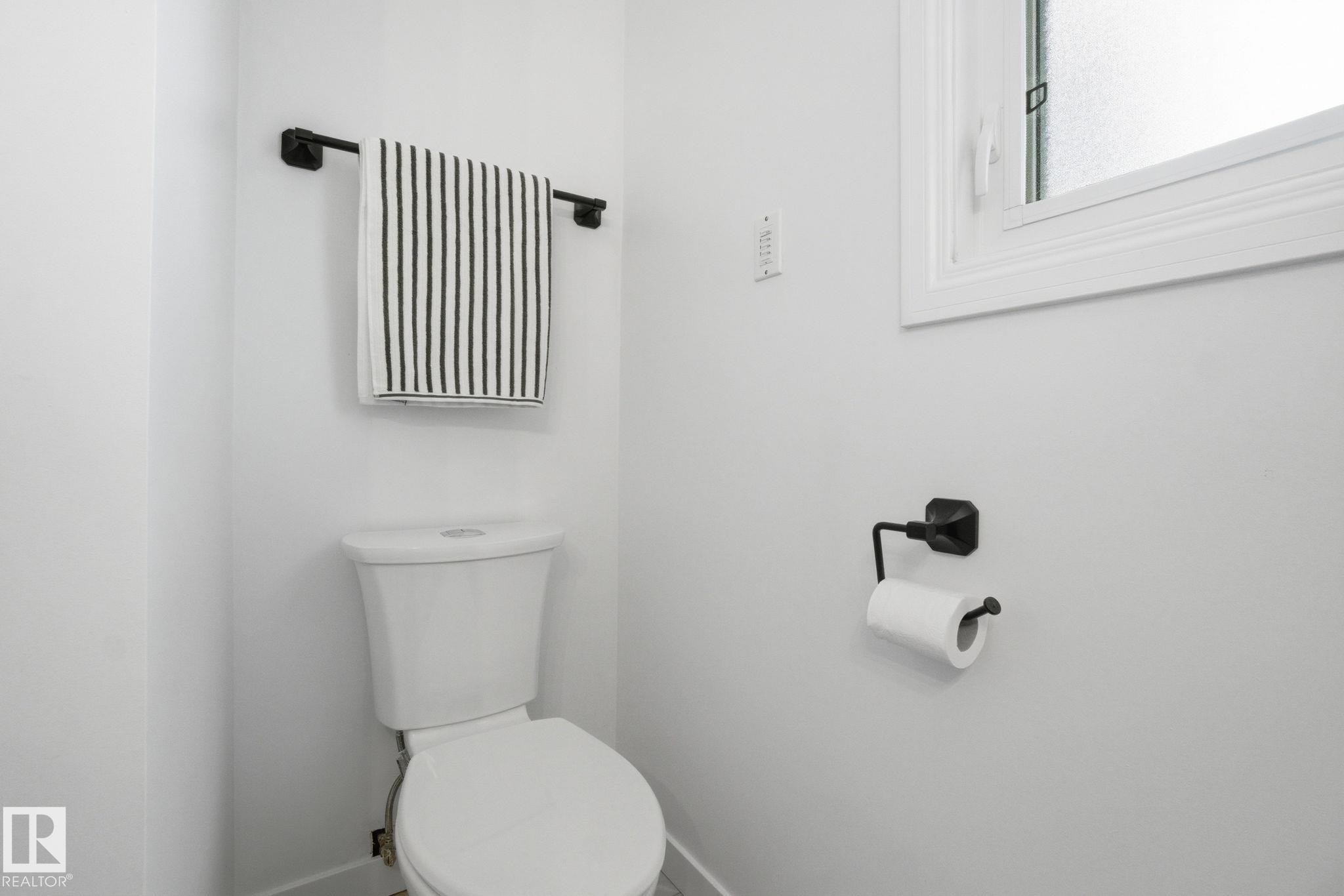 Photo 20 at 4808 122a Street NW, Lansdowne, Edmonton