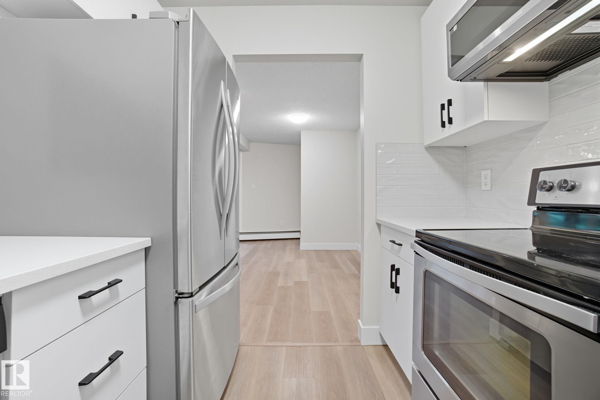 Photo 13 at 6 - 10160 119 Street NW, Wîhkwêntôwin, Edmonton