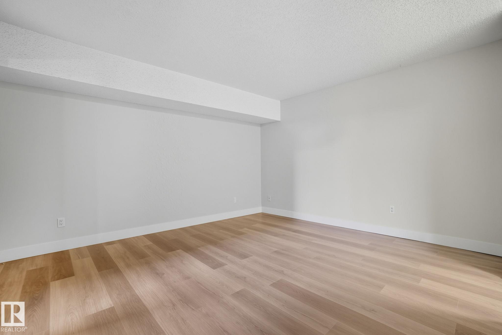 Photo 23 at 6 - 10160 119 Street NW, Wîhkwêntôwin, Edmonton