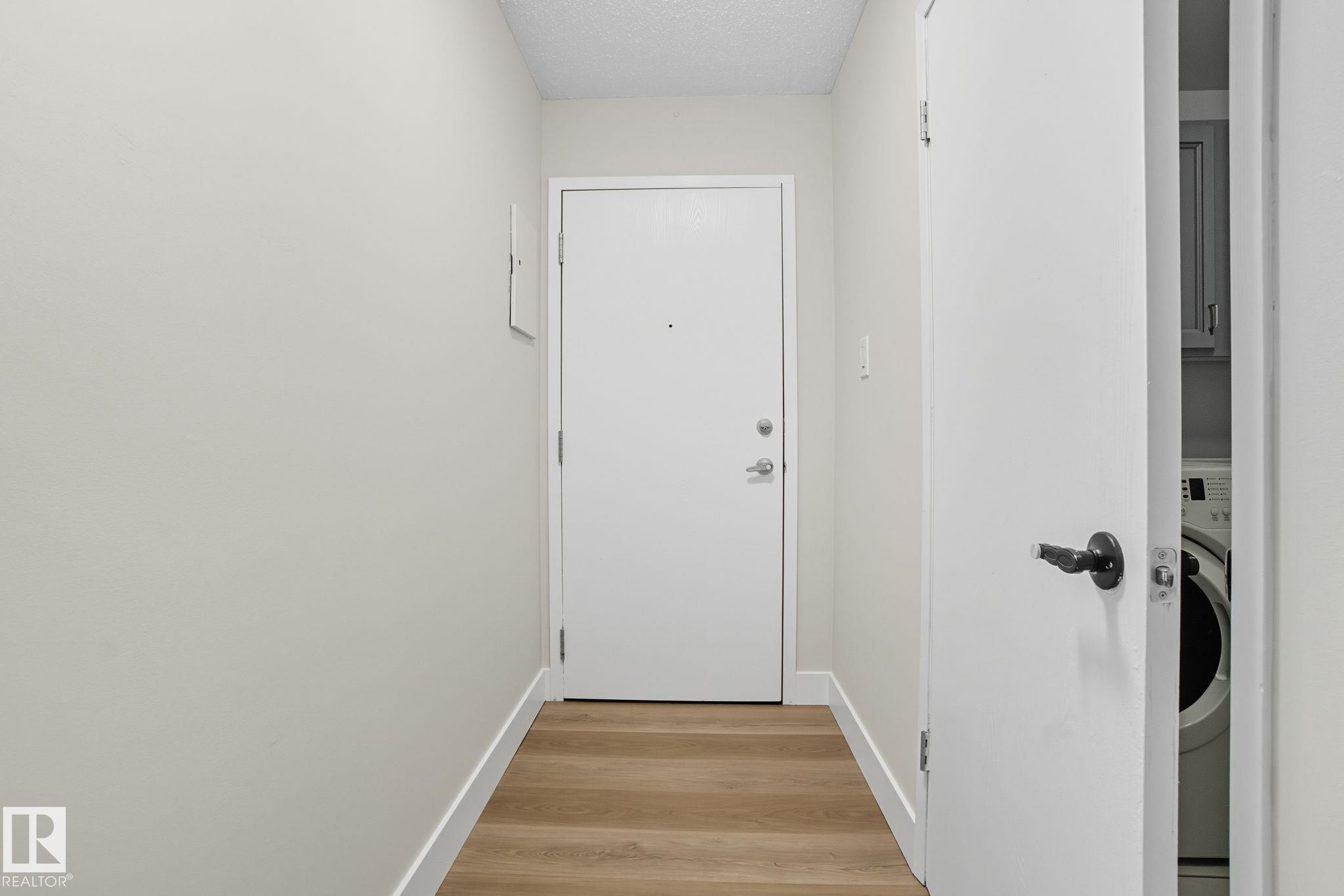 6 - 10160 119 Street NW, Wîhkwêntôwin, Edmonton