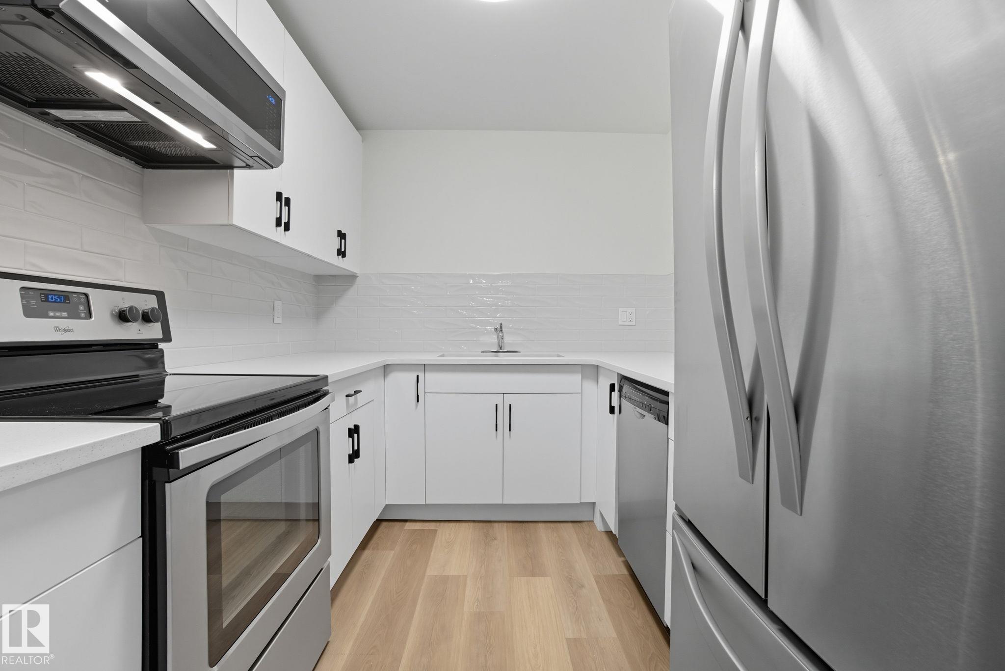 Photo 10 at 6 - 10160 119 Street NW, Wîhkwêntôwin, Edmonton