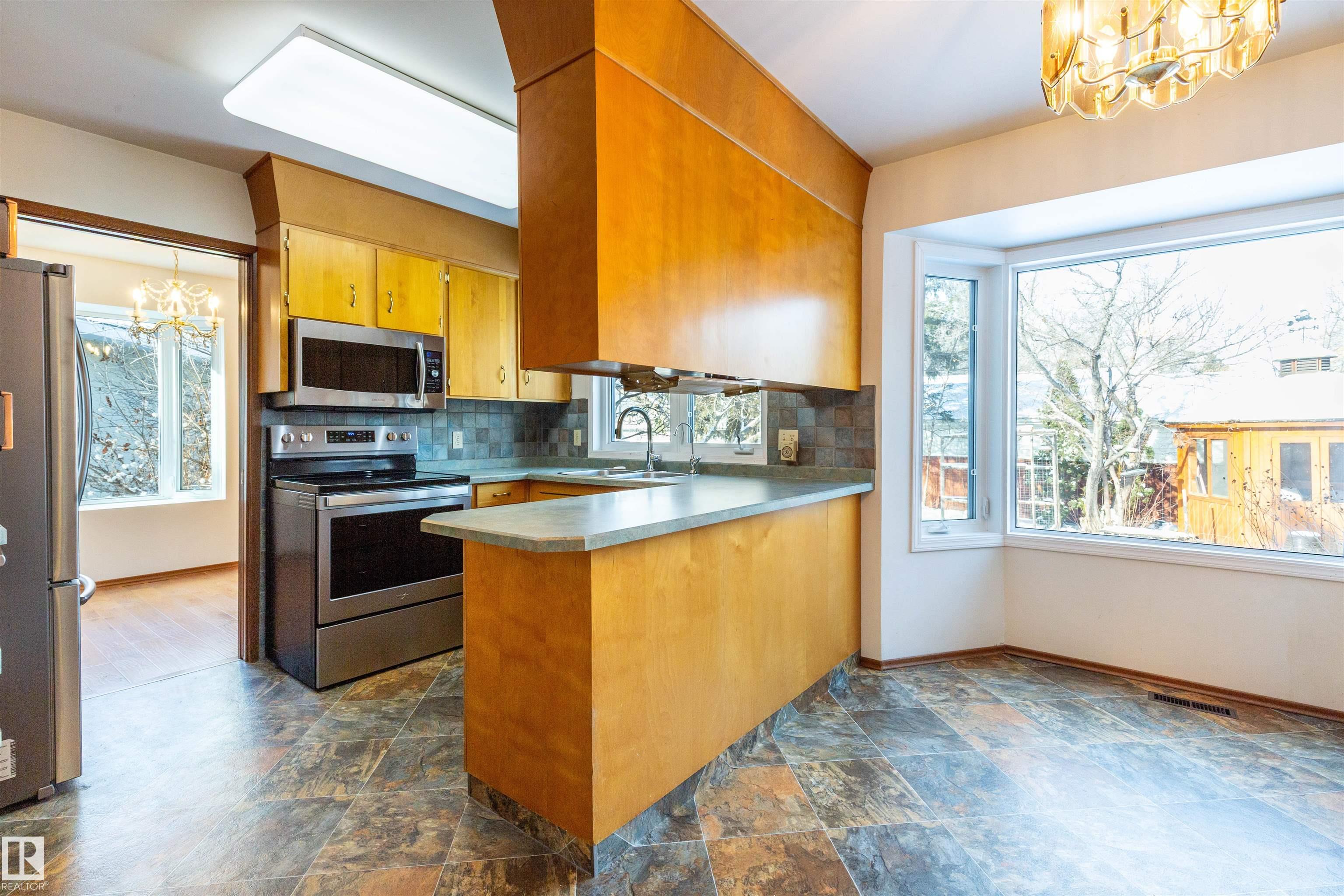 Photo 15 at 7716 157 Street NW, Patricia Heights, Edmonton