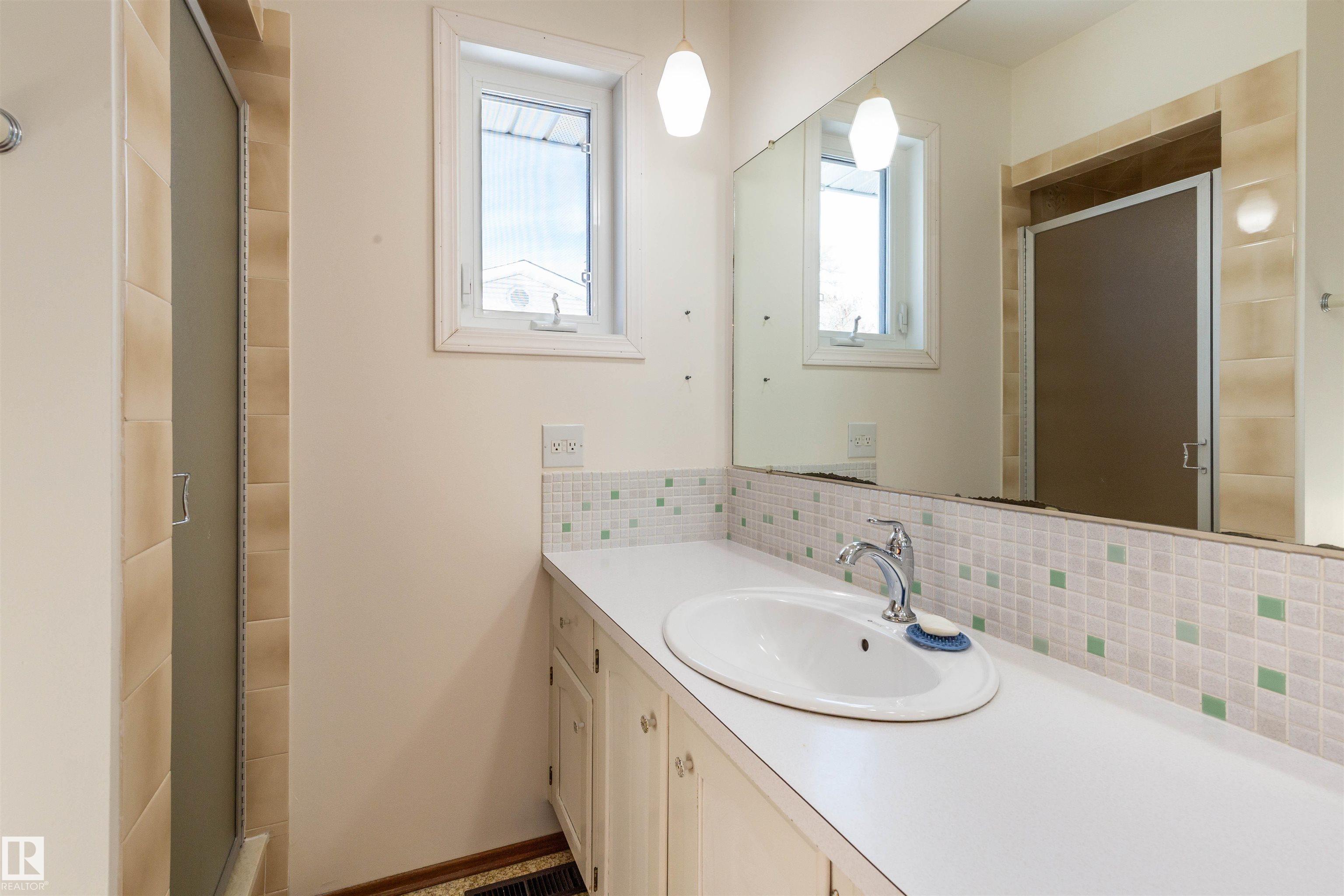 Photo 34 at 7716 157 Street NW, Patricia Heights, Edmonton