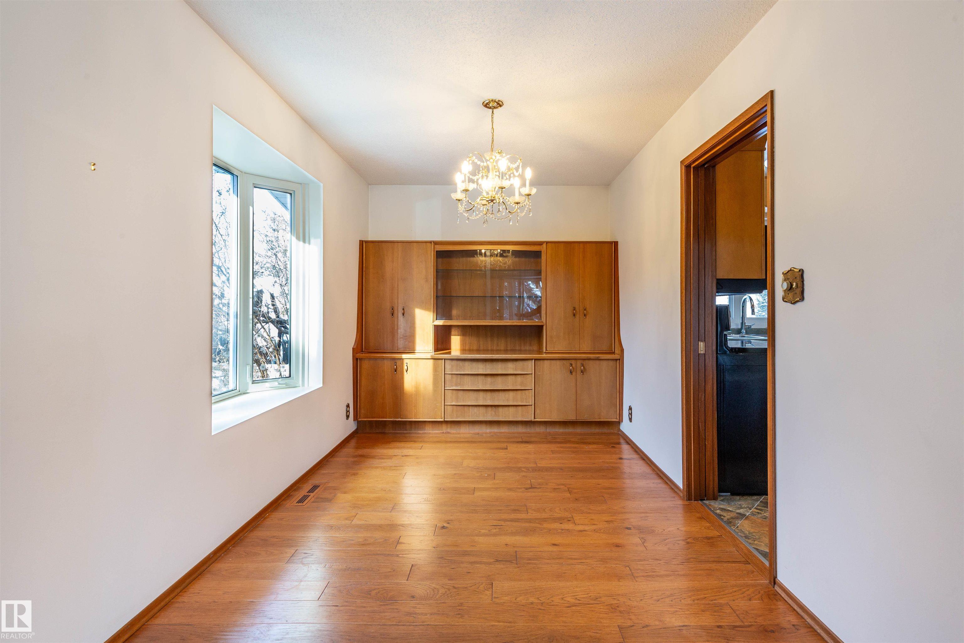 Photo 7 at 7716 157 Street NW, Patricia Heights, Edmonton