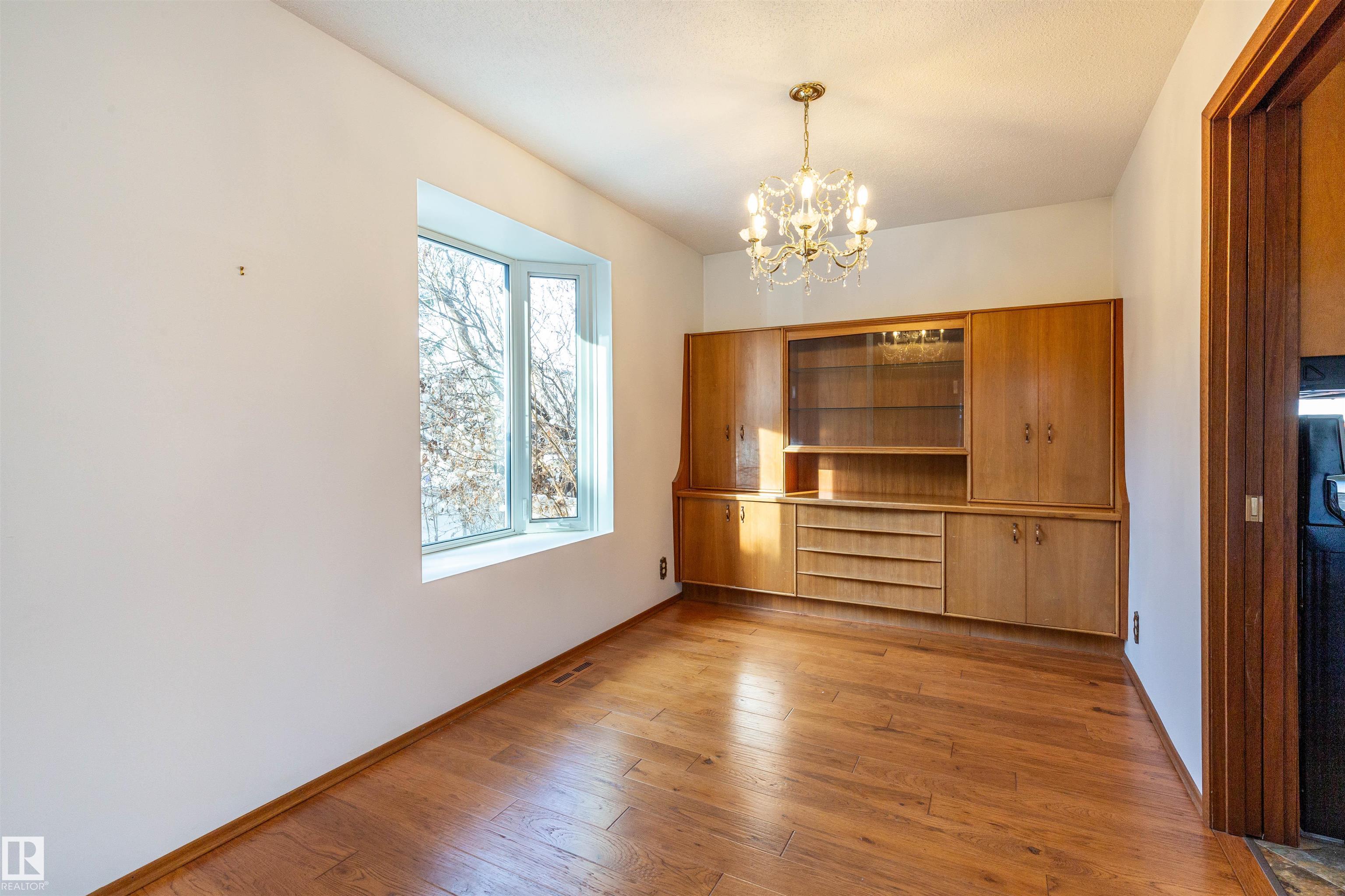 Photo 8 at 7716 157 Street NW, Patricia Heights, Edmonton