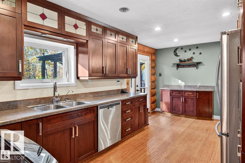 Photo 15 at 4 - 51317 Hghway 60, Spanish Oaks, Rural Parkland County