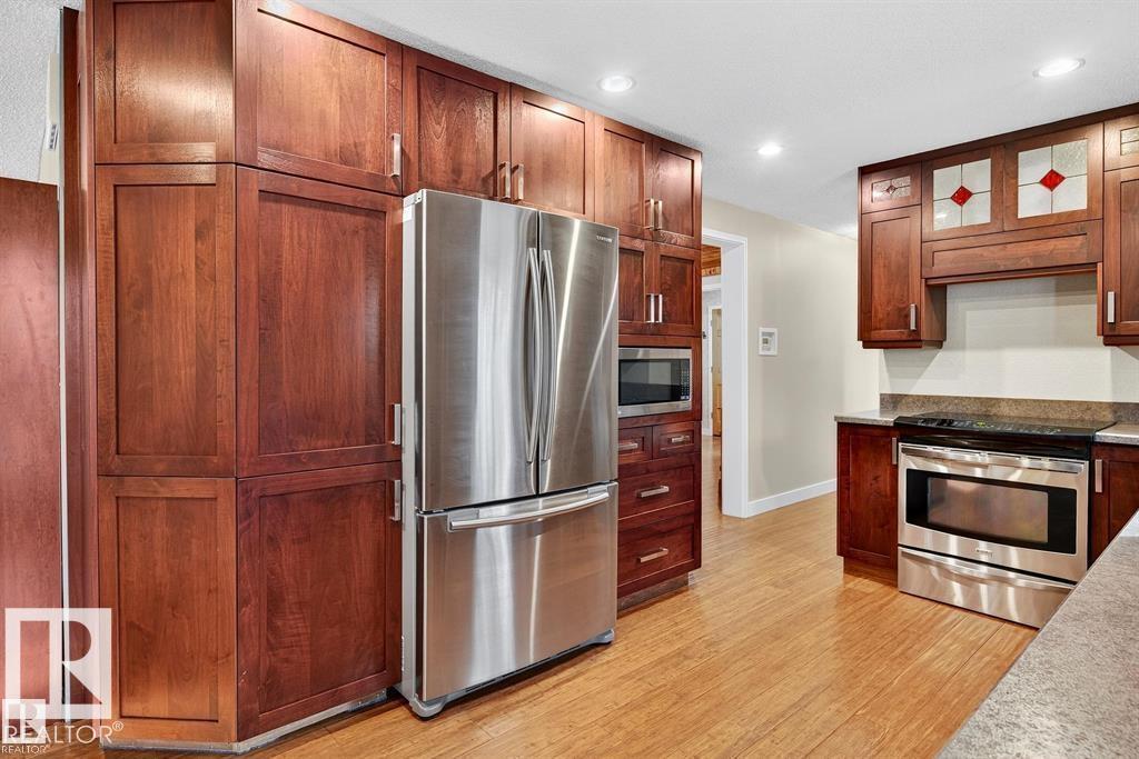 Photo 17 at 4 - 51317 Hghway 60, Spanish Oaks, Rural Parkland County