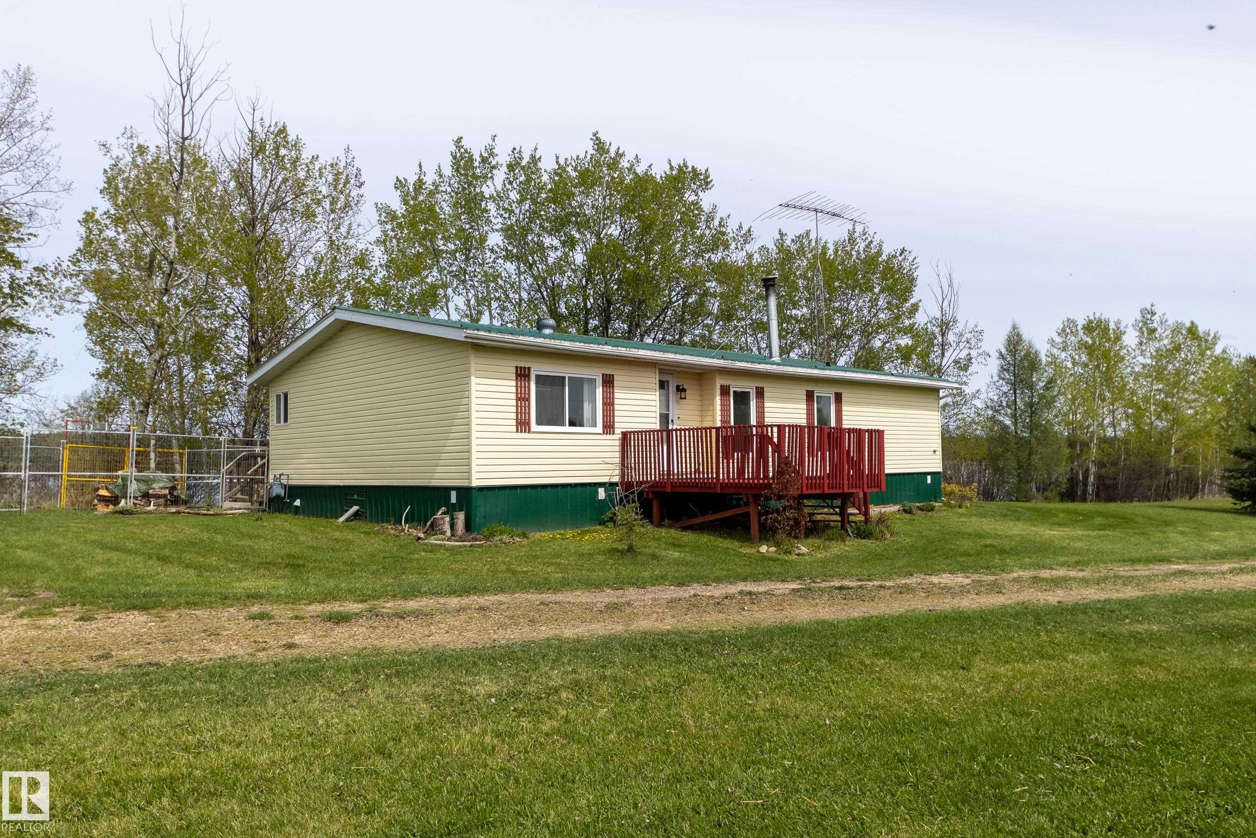 Photo 4 at 55418 Range Road 70, None, Rural Lac Ste. Anne County