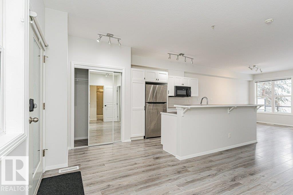 Photo 11 at 211 - 9828 112 Street NW, Wîhkwêntôwin, Edmonton