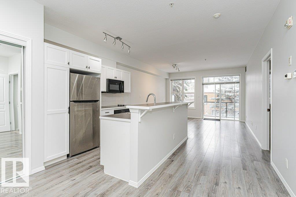 Photo 12 at 211 - 9828 112 Street NW, Wîhkwêntôwin, Edmonton