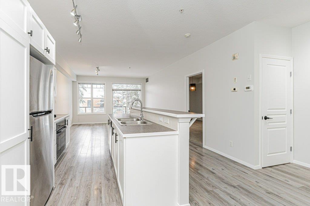 Photo 13 at 211 - 9828 112 Street NW, Wîhkwêntôwin, Edmonton