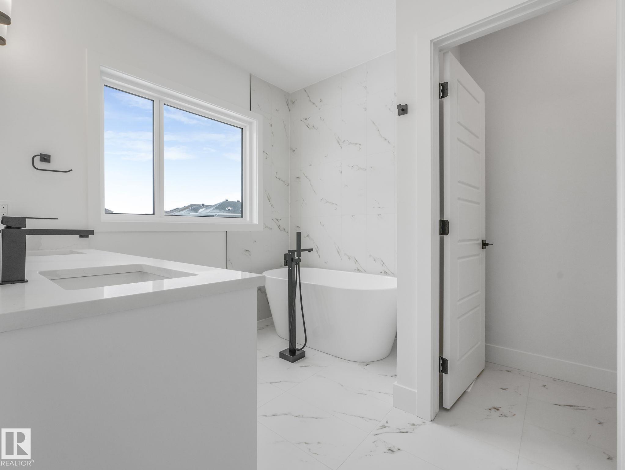 Photo 32 at 75 Meadowgrove Lane, McLaughlin, Spruce Grove