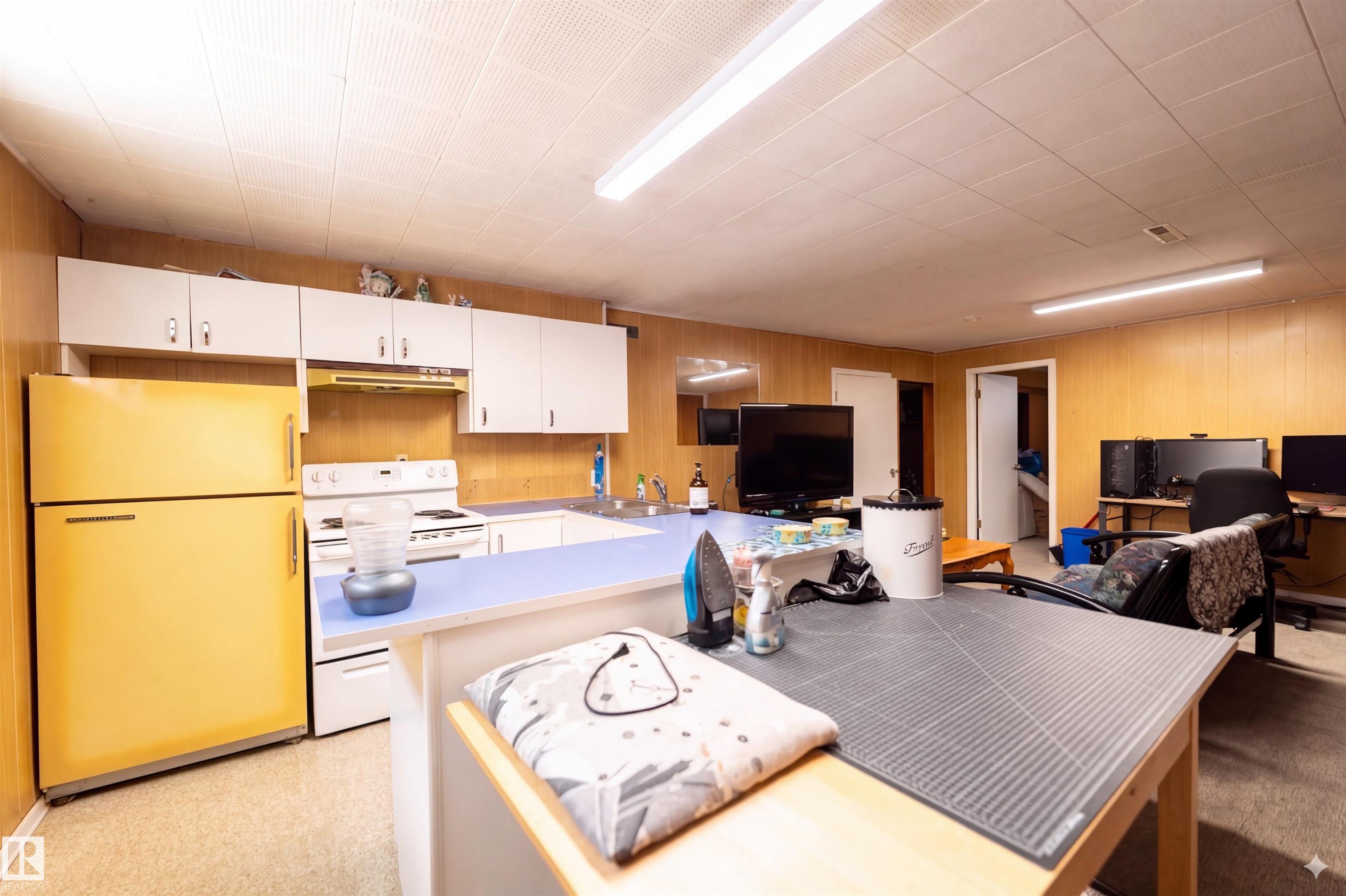 Photo 12 at 13524 113a Street NW, Kensington, Edmonton