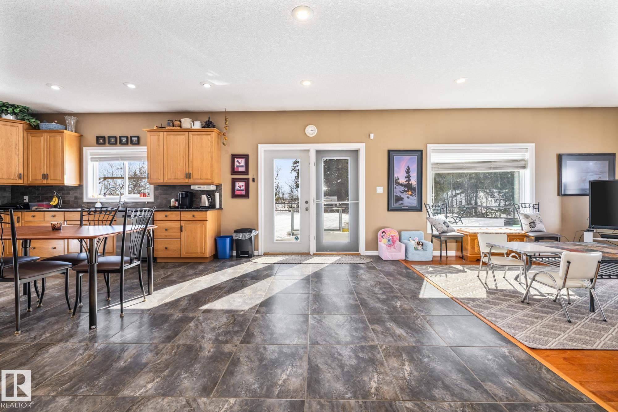 Photo 22 at 56515 Rge Road 222, None, Rural Sturgeon County