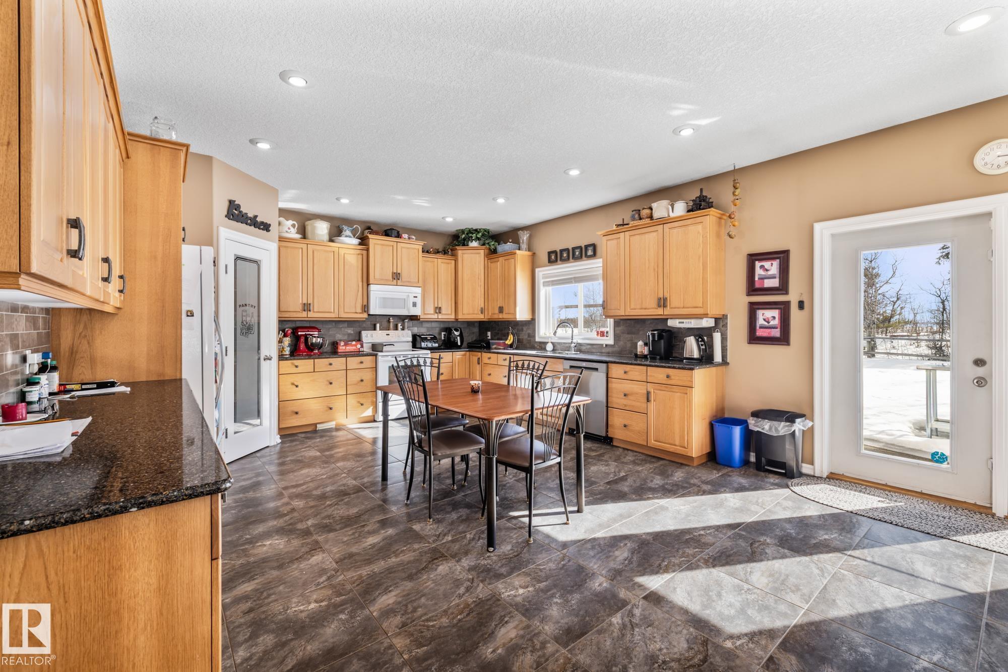 Photo 27 at 56515 Rge Road 222, None, Rural Sturgeon County