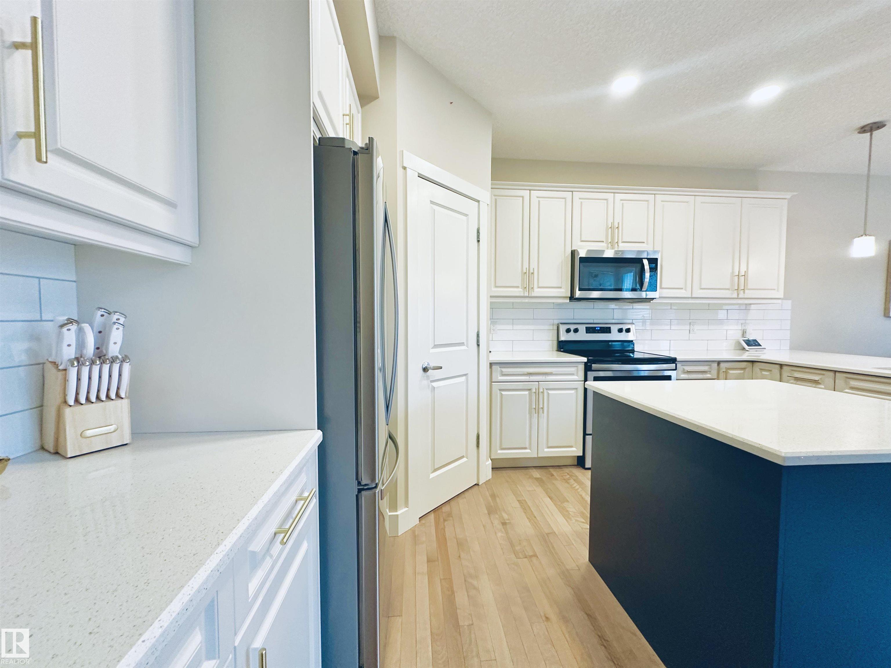 Photo 12 at 20119 29 Avenue NW, The Uplands, Edmonton