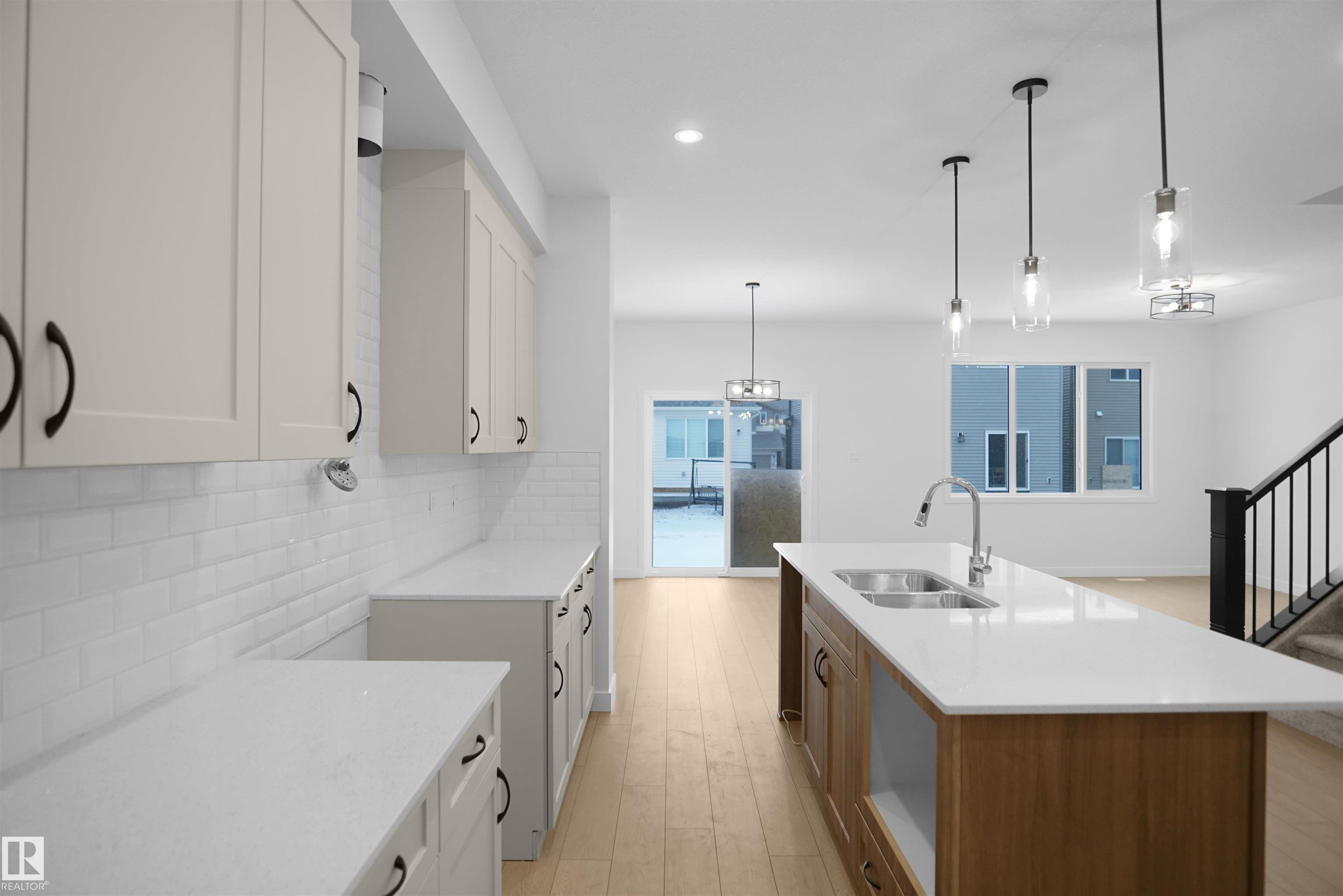 https://zimg.paragon.ice.com/ParagonImages/Property/PM/RAE/225392646/11/0/0/2b5bc6ec84203e3c843ff44ef36bdedf/1/8b2298ab1095033ce50222c76c563a67/225392646-a4d7aa4c-c29e-4c48-b5db-f4e29f7b9ee6.JPG