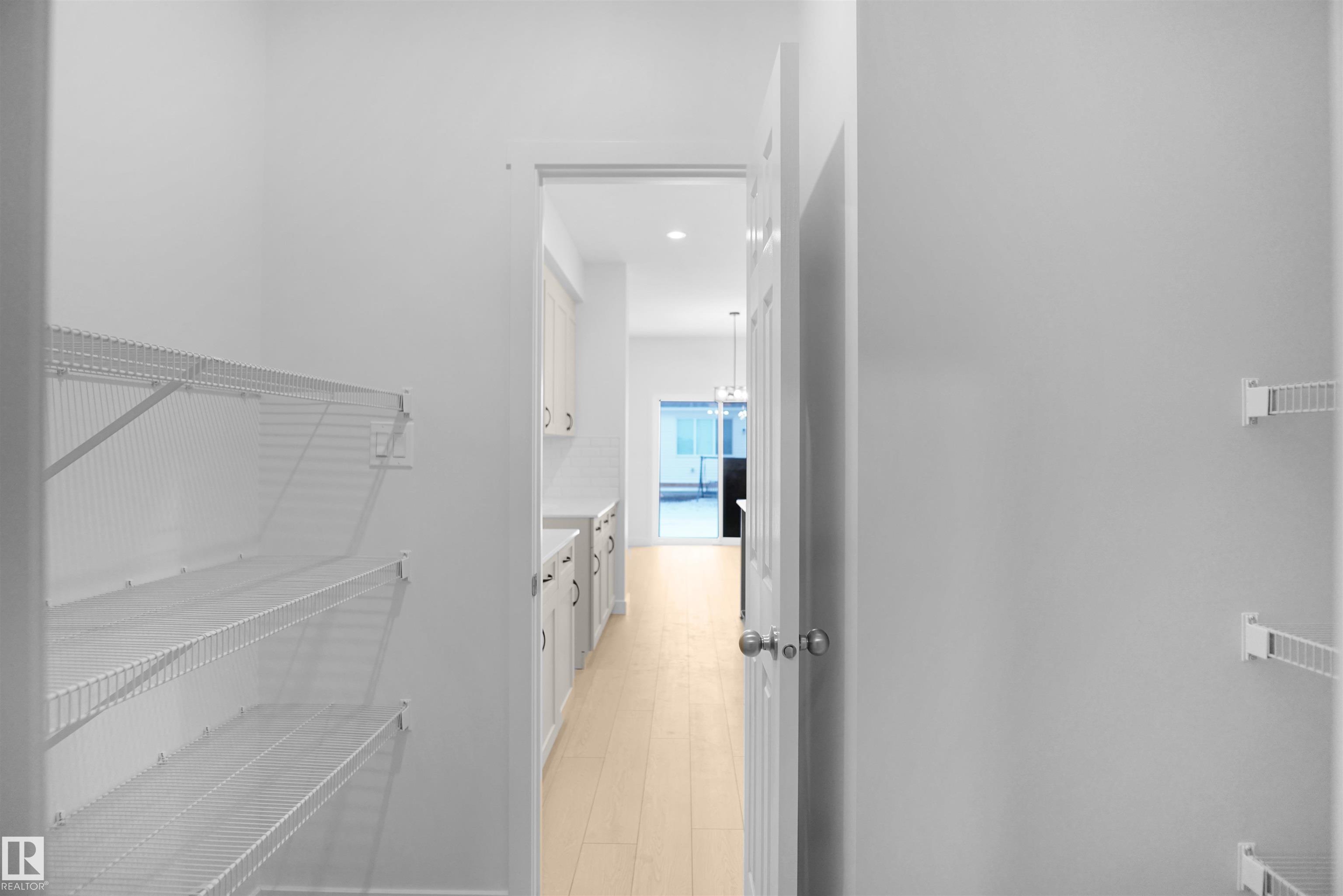 https://zimg.paragon.ice.com/ParagonImages/Property/PM/RAE/225392646/17/0/0/f782533d23ce1cf181923884e070eba2/1/8b2298ab1095033ce50222c76c563a67/225392646-8bab0d1a-037b-474b-a03e-b5c871eb2af3.JPG