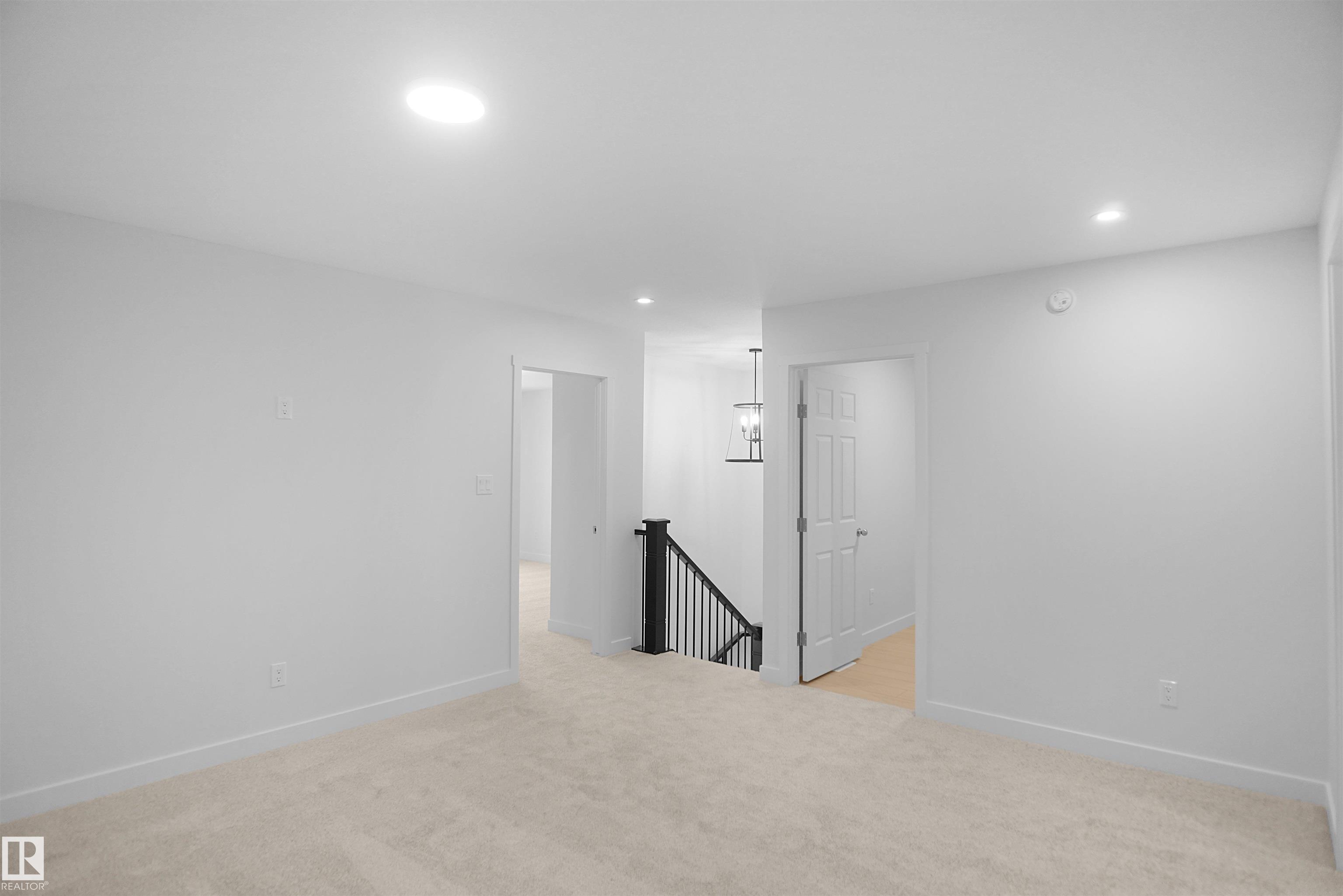 https://zimg.paragon.ice.com/ParagonImages/Property/PM/RAE/225392646/21/0/0/d6a93d16cb1e399e4126f2fe92924de4/1/8b2298ab1095033ce50222c76c563a67/225392646-3b6295b4-5530-4a15-ba83-30133b3ded95.JPG