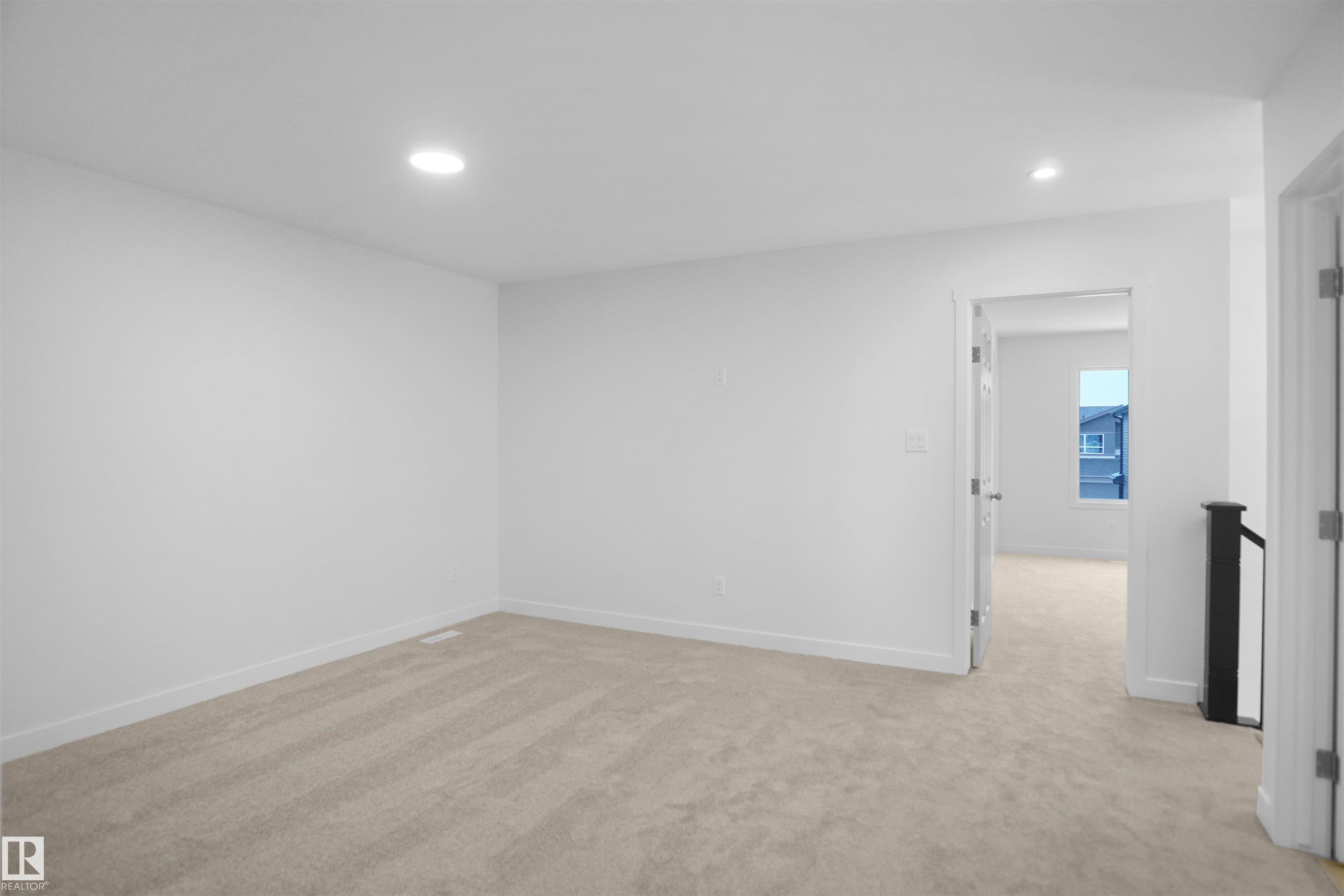 https://zimg.paragon.ice.com/ParagonImages/Property/PM/RAE/225392646/22/0/0/483b2e57a98b1c88d827f80206c98996/1/8b2298ab1095033ce50222c76c563a67/225392646-0122eb91-8eee-4b2f-be37-2c43b1267390.JPG