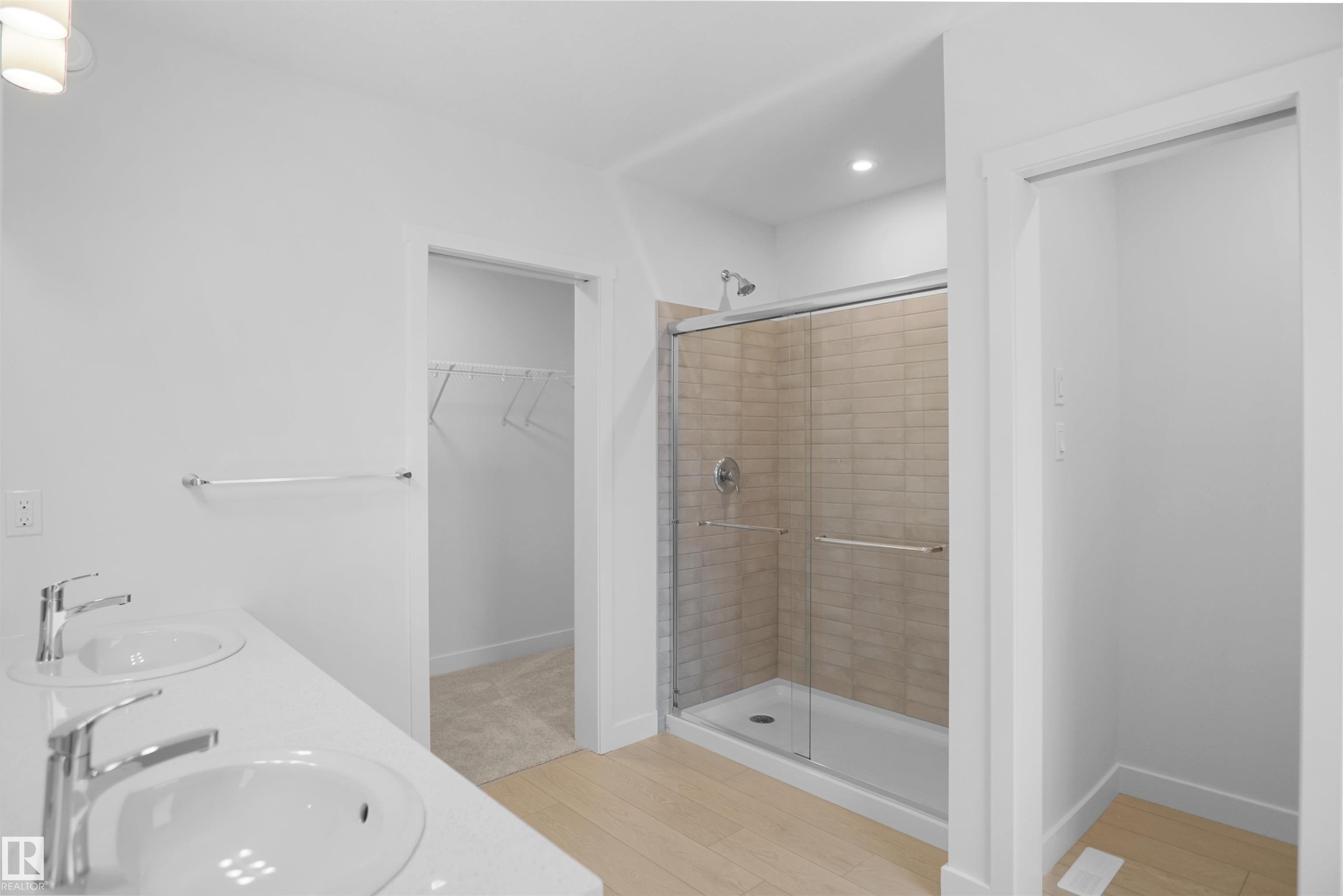 https://zimg.paragon.ice.com/ParagonImages/Property/PM/RAE/225392646/27/0/0/76c5d6c4361f008b8f0c9af5181c6afd/1/8b2298ab1095033ce50222c76c563a67/225392646-3876e856-5a9a-46f3-84f7-51e5adf012ce.JPG
