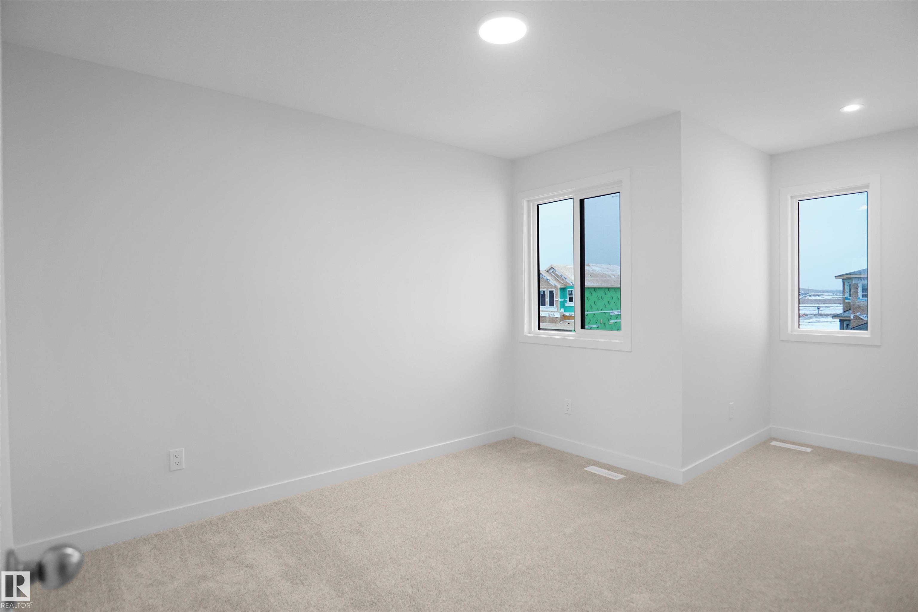 https://zimg.paragon.ice.com/ParagonImages/Property/PM/RAE/225392646/30/0/0/c2e63fdb72a45835ec2bc5d1a5e066f1/1/8b2298ab1095033ce50222c76c563a67/225392646-769e3f32-ec66-445e-8ae8-c69b06ca7465.JPG