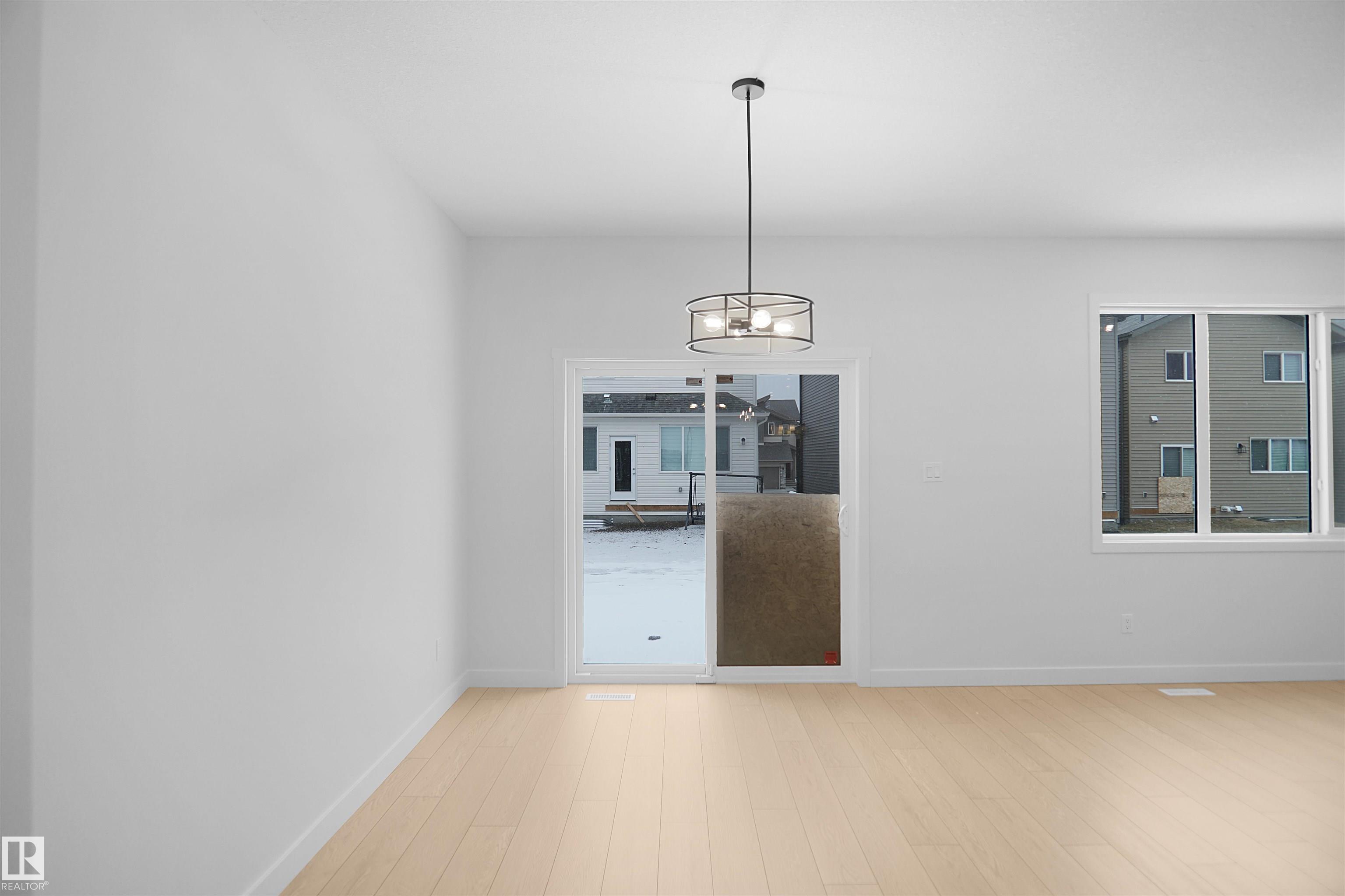 https://zimg.paragon.ice.com/ParagonImages/Property/PM/RAE/225392646/9/0/0/2fed3c3d8573eef0e575ee1e3001a25b/1/8b2298ab1095033ce50222c76c563a67/225392646-fd1eab89-3092-475d-b6c6-698b826e9238.JPG