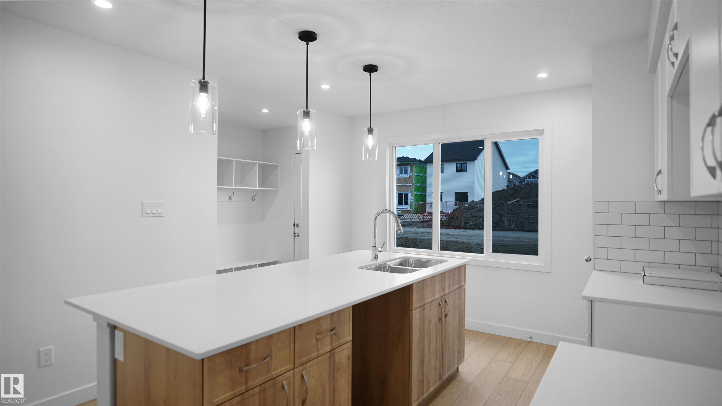 Photo 10 at 21139 25 Avenue NW, The Uplands, Edmonton