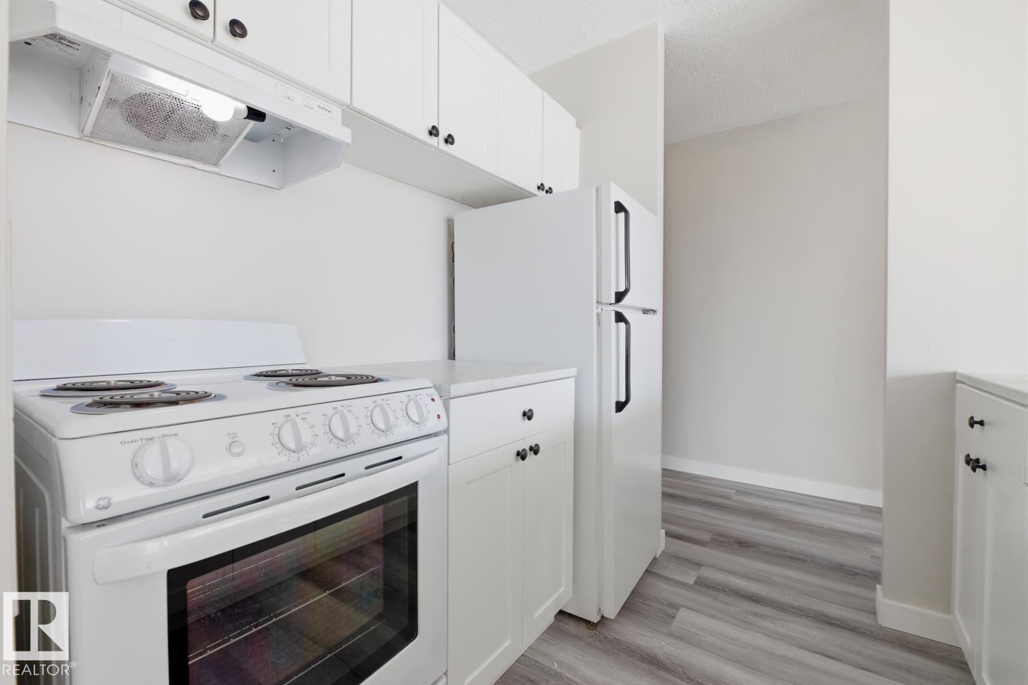 Photo 8 at 307 - 10160 116 Street NW, Wîhkwêntôwin, Edmonton