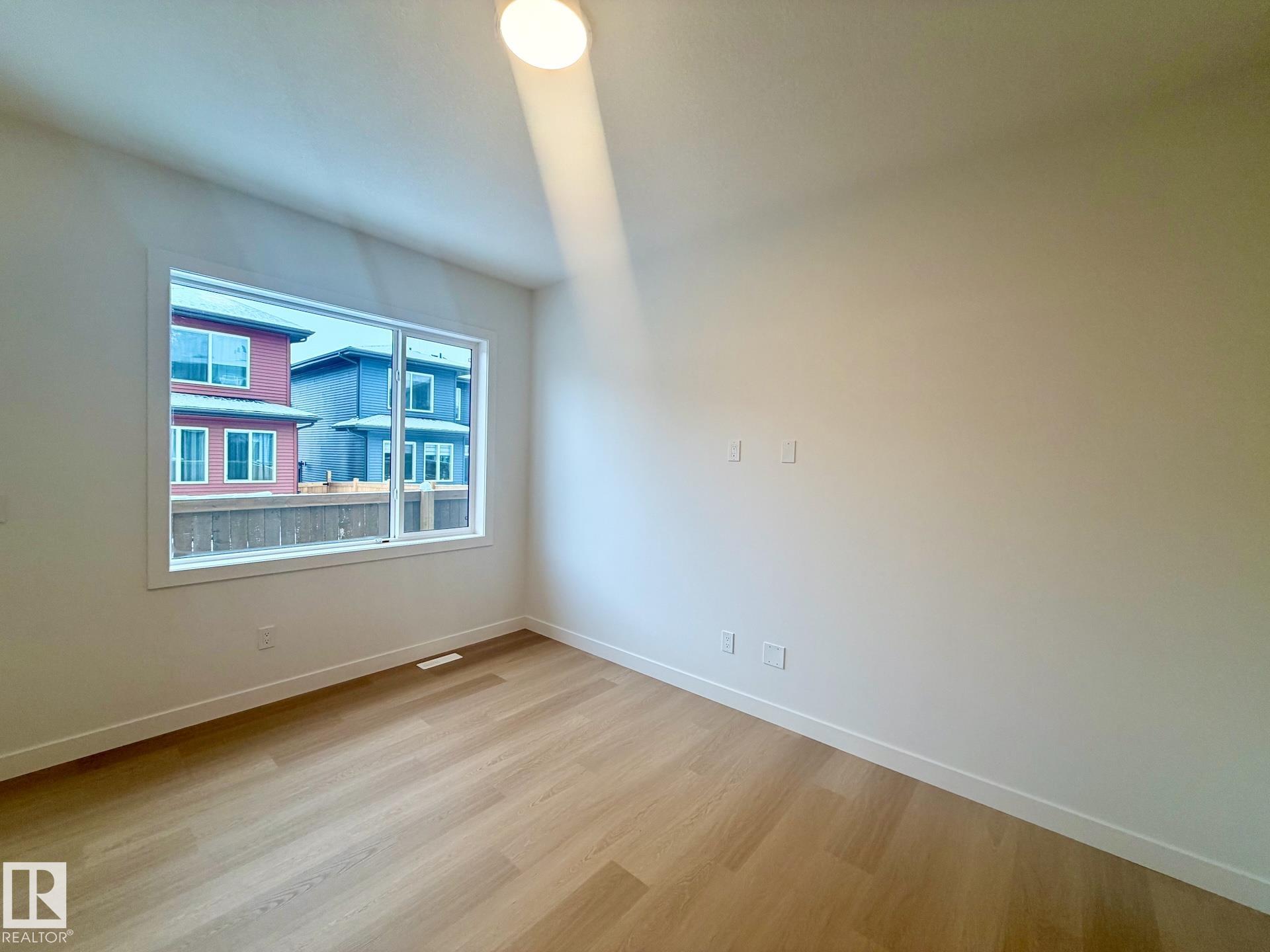 Photo 5 at 2 - 710 Mattson Drive SW, Mattson, Edmonton