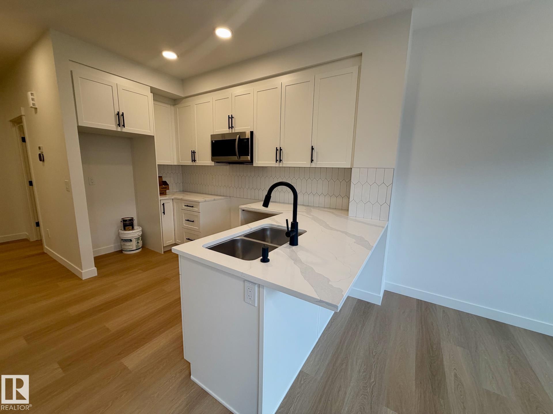 Photo 6 at 2 - 710 Mattson Drive SW, Mattson, Edmonton