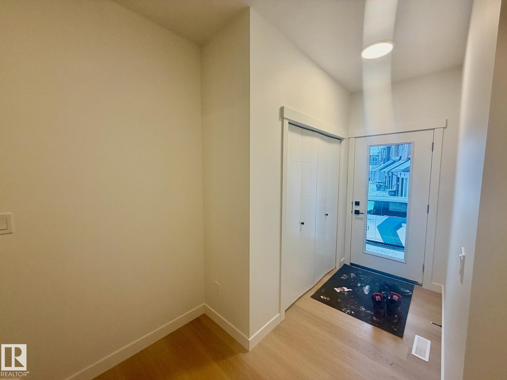 Photo 8 at 2 - 710 Mattson Drive SW, Mattson, Edmonton