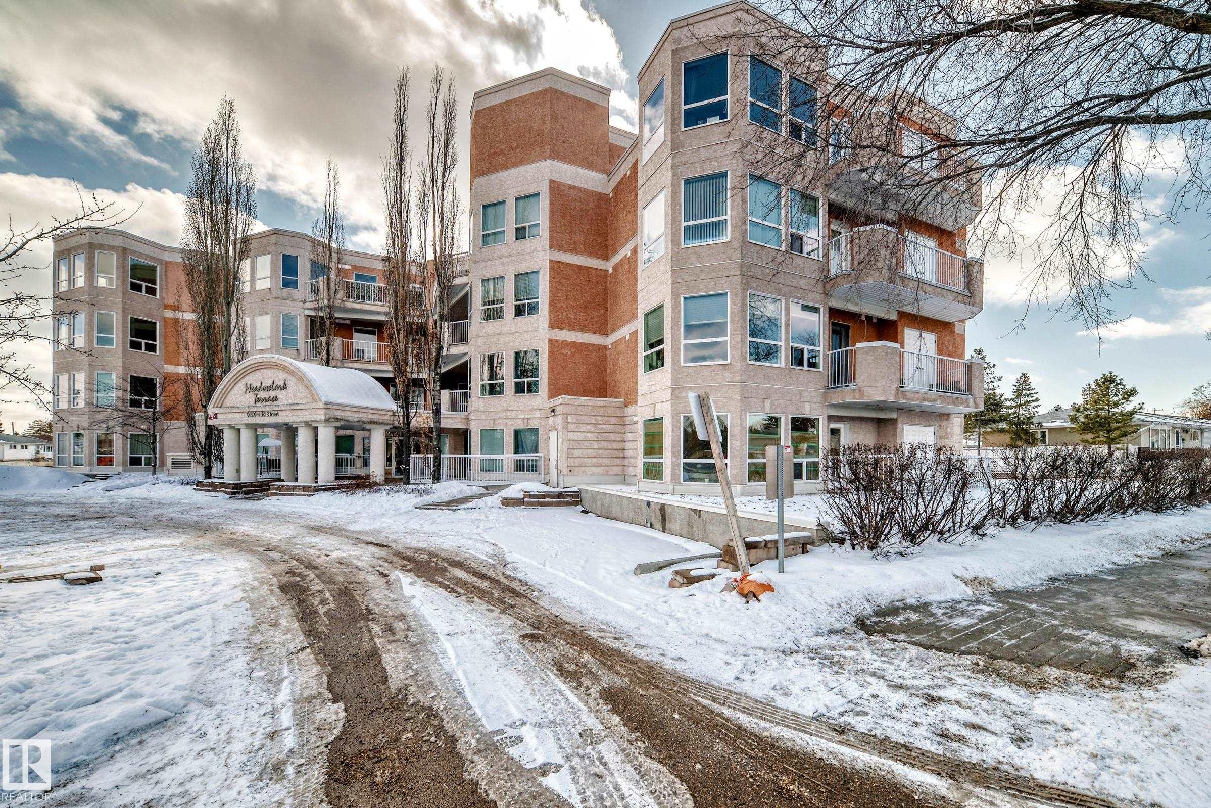 Photo 3 at 306 - 9120 156 Street NW, Meadowlark Park, Edmonton