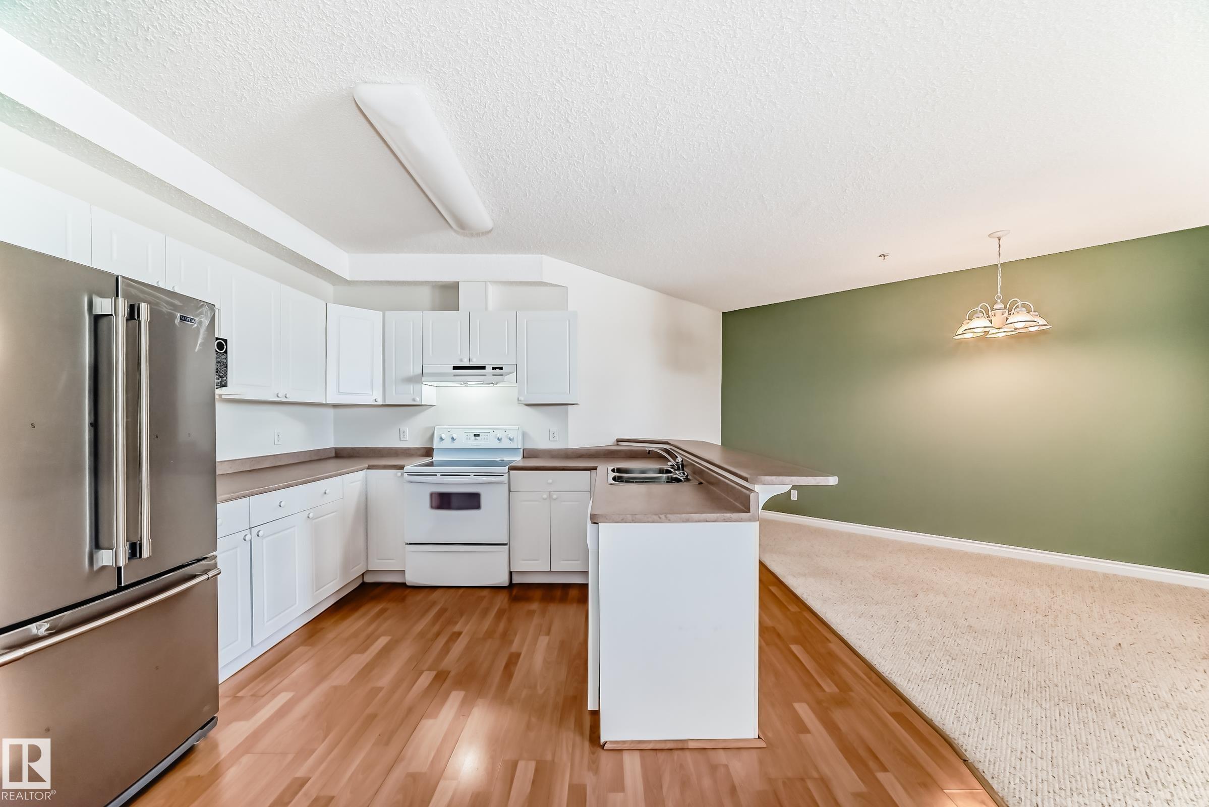 Photo 10 at 306 - 9120 156 Street NW, Meadowlark Park, Edmonton