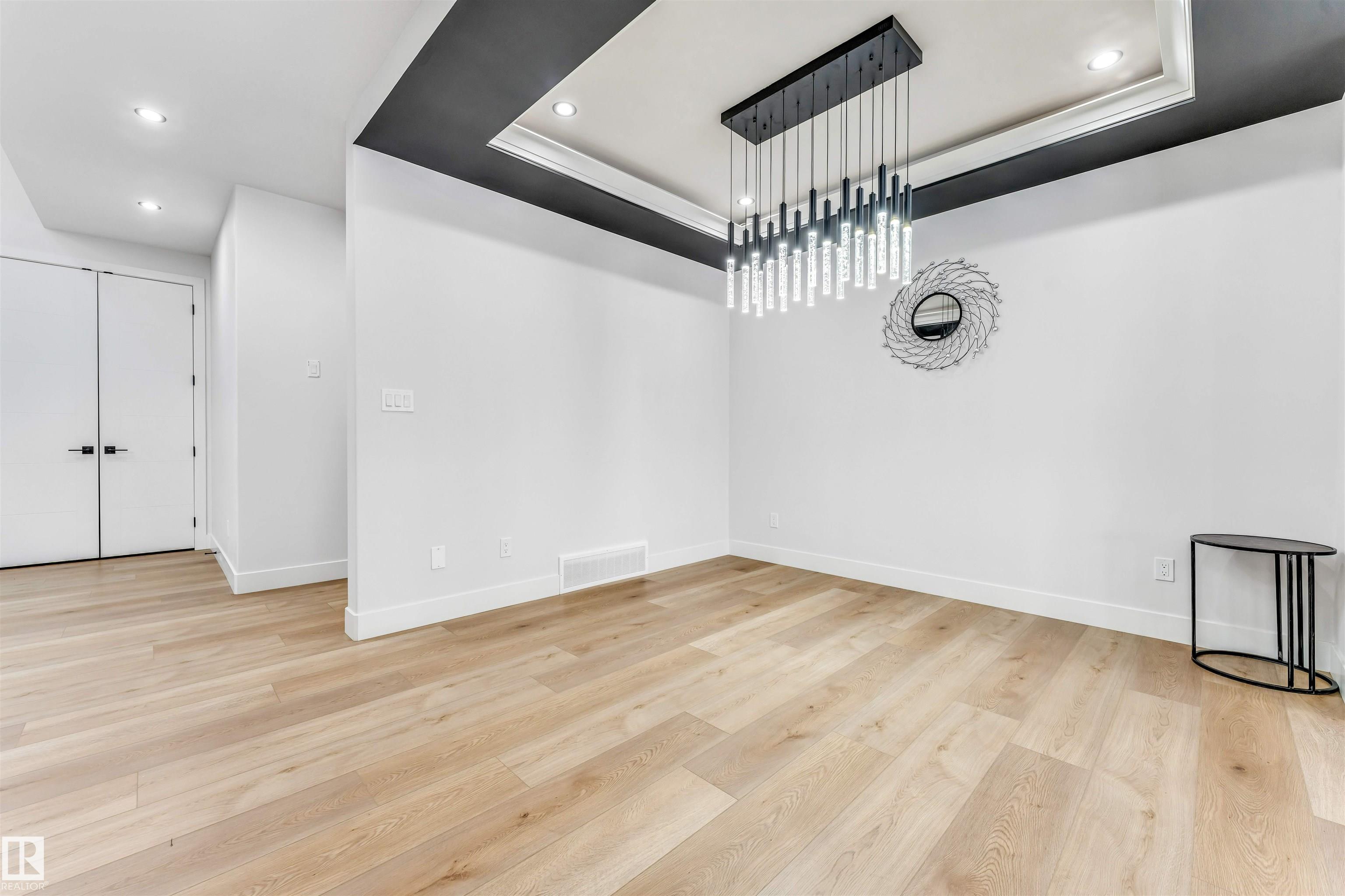 Photo 15 at 304 33 Avenue NW, Maple Crest, Edmonton