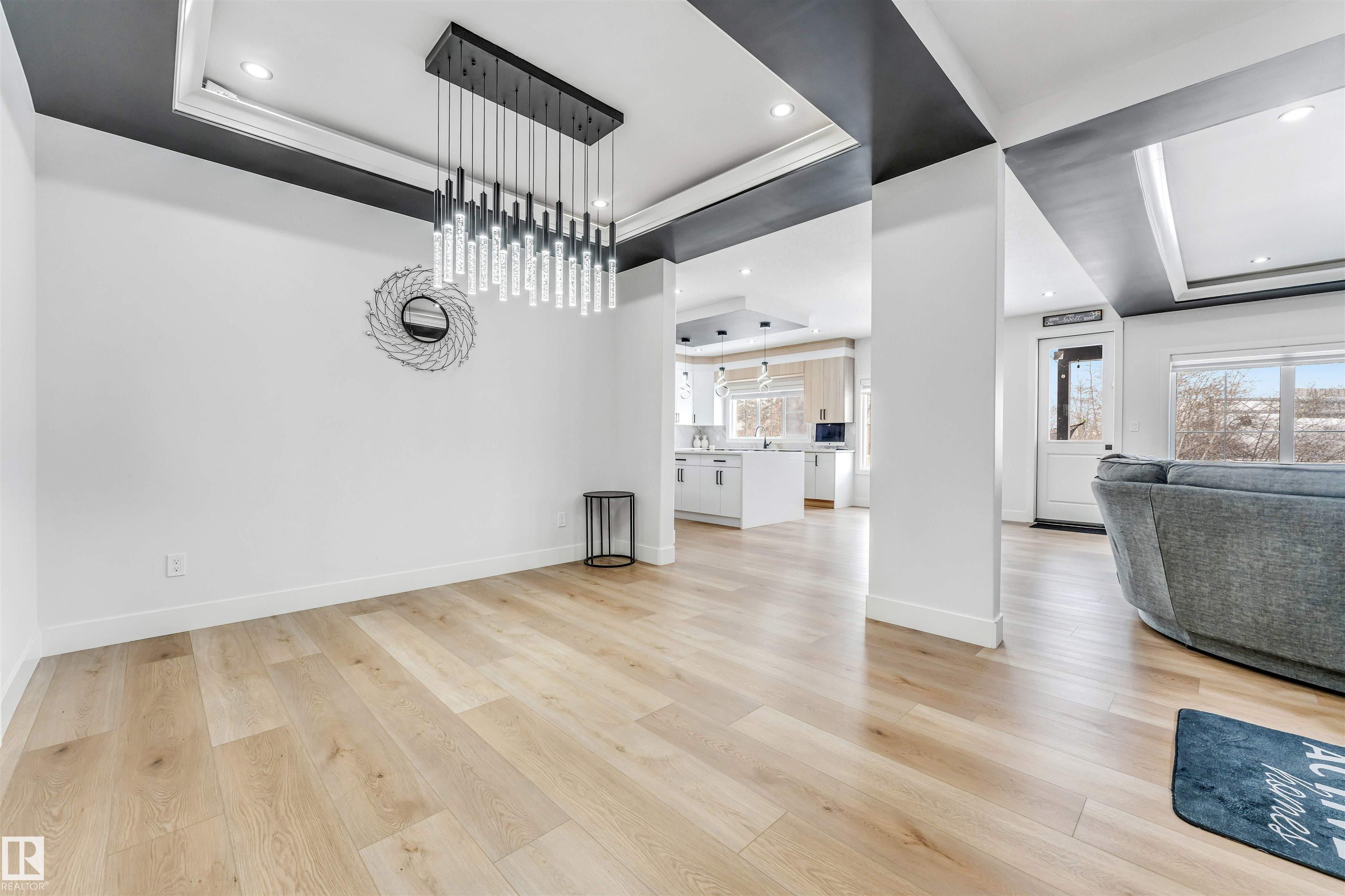 Photo 17 at 304 33 Avenue NW, Maple Crest, Edmonton