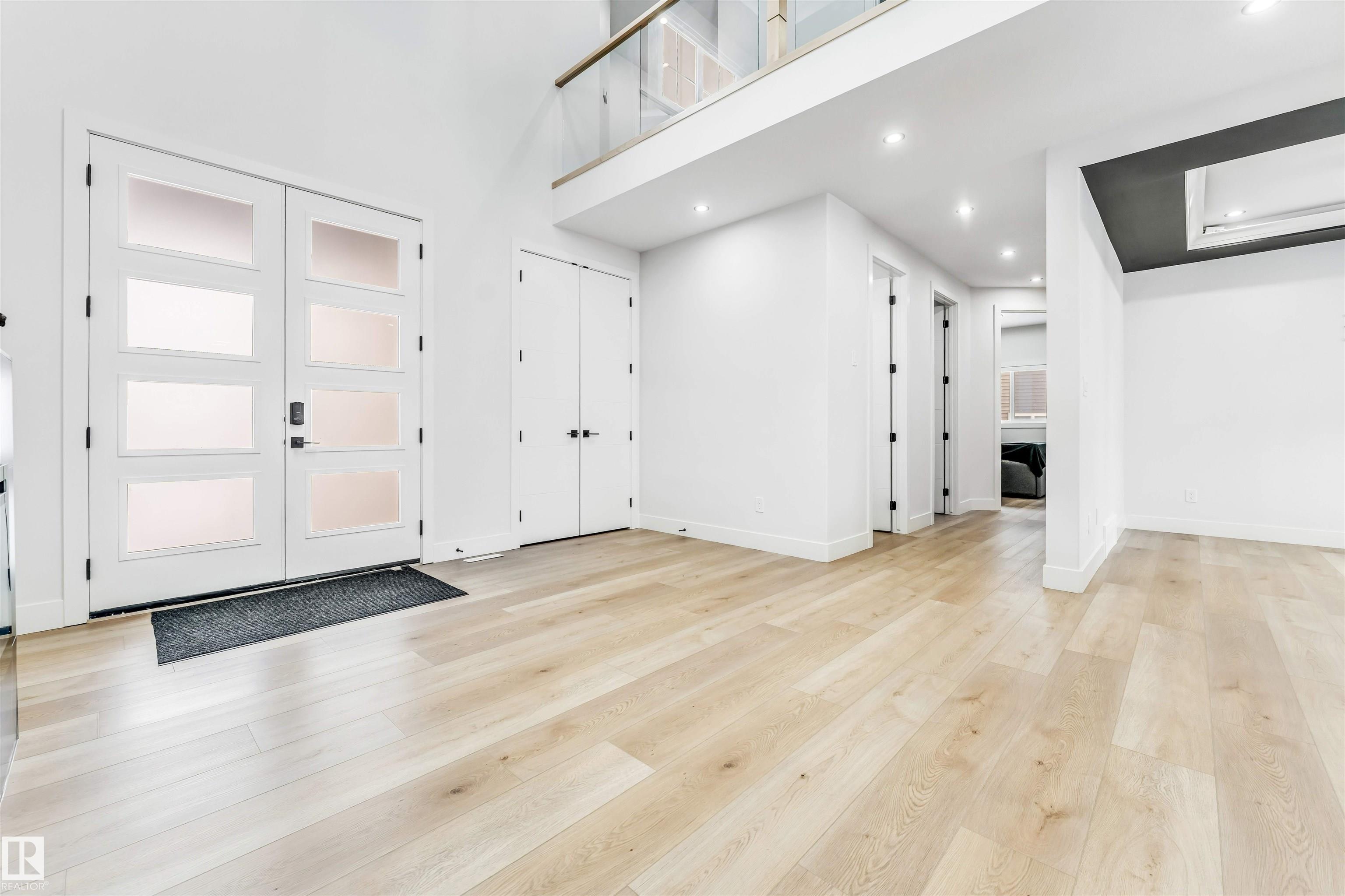 Photo 18 at 304 33 Avenue NW, Maple Crest, Edmonton