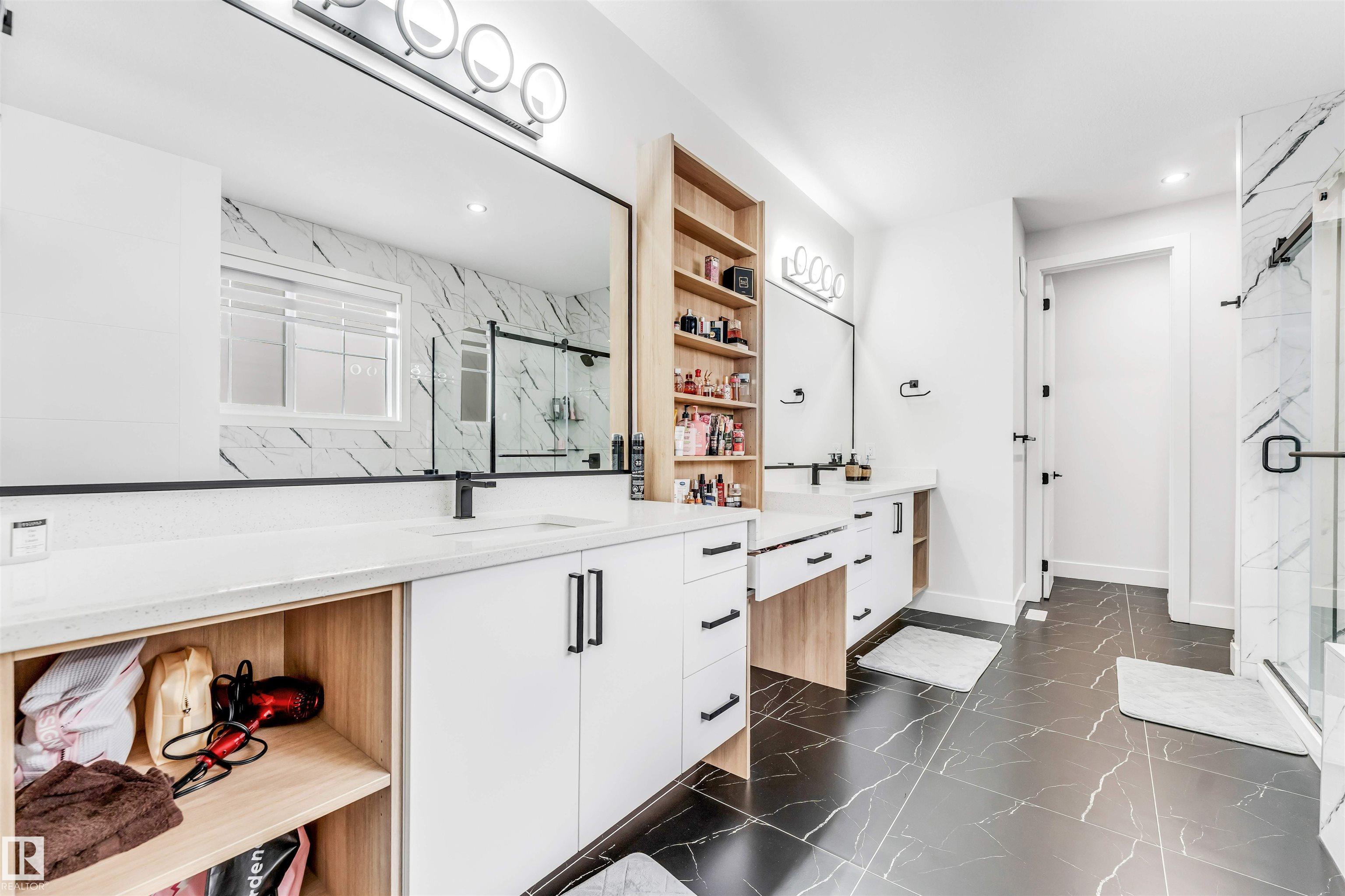 Photo 25 at 304 33 Avenue NW, Maple Crest, Edmonton