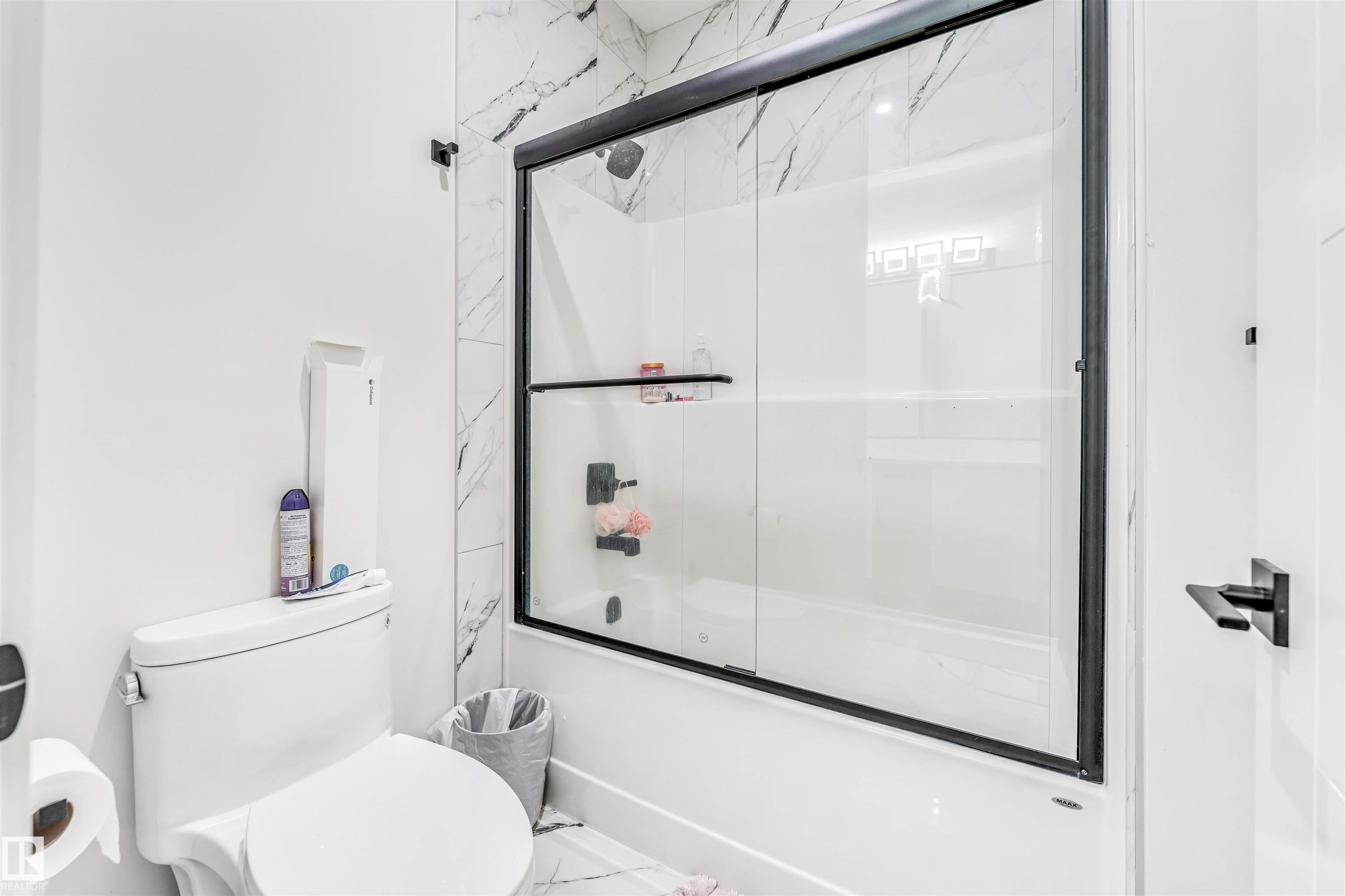 Photo 35 at 304 33 Avenue NW, Maple Crest, Edmonton