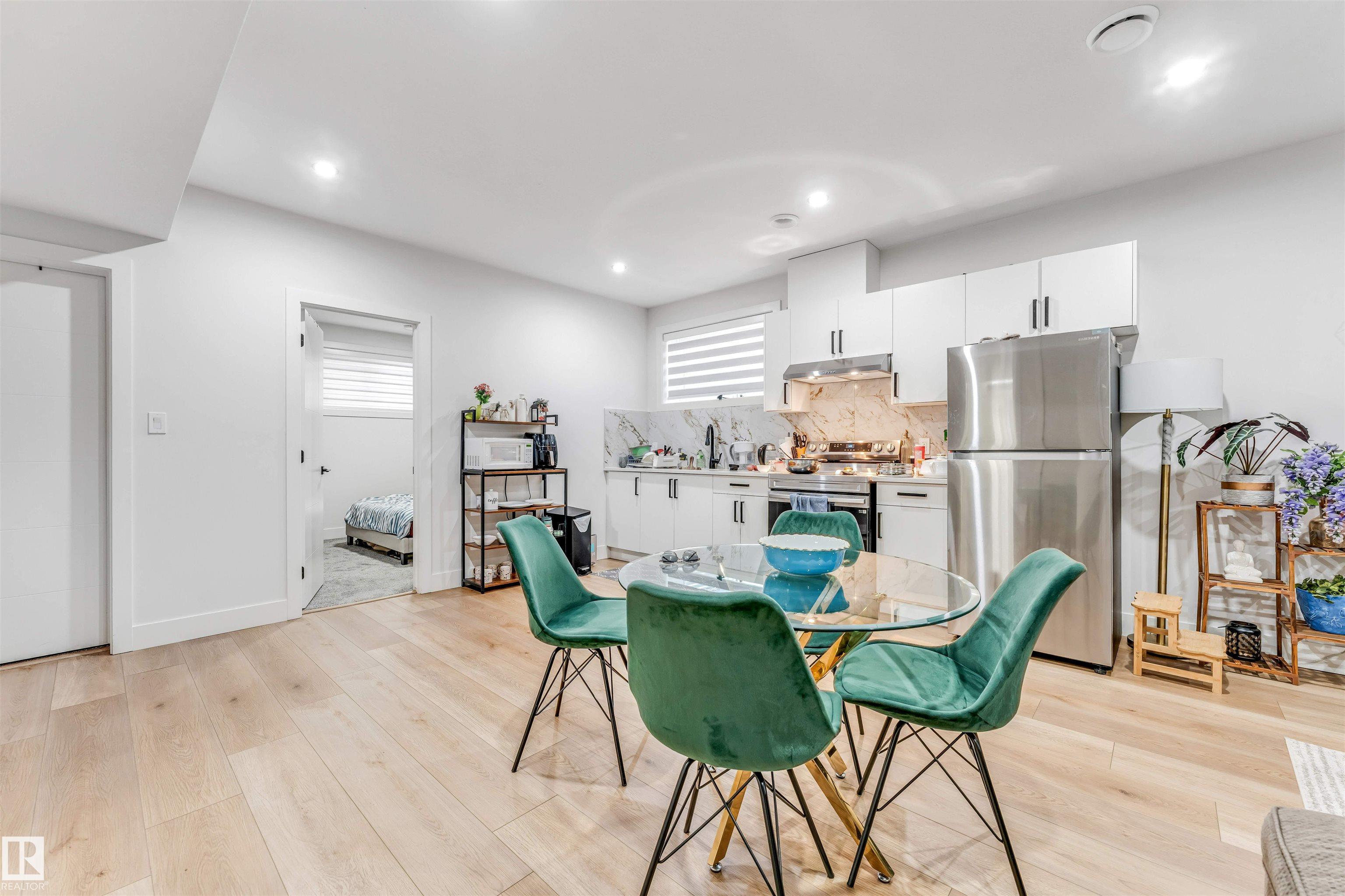 Photo 40 at 304 33 Avenue NW, Maple Crest, Edmonton