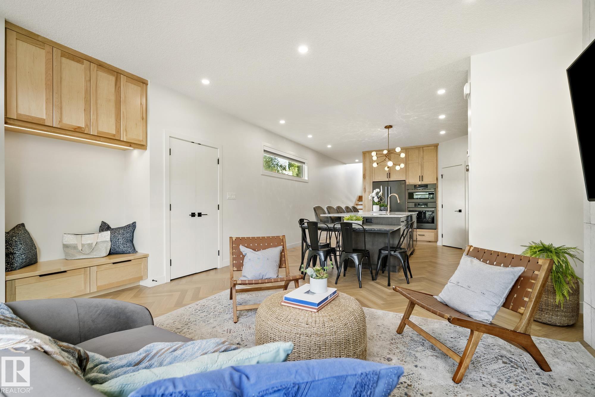 Photo 14 at 8803 Strathearn Drive NW, Strathearn, Edmonton