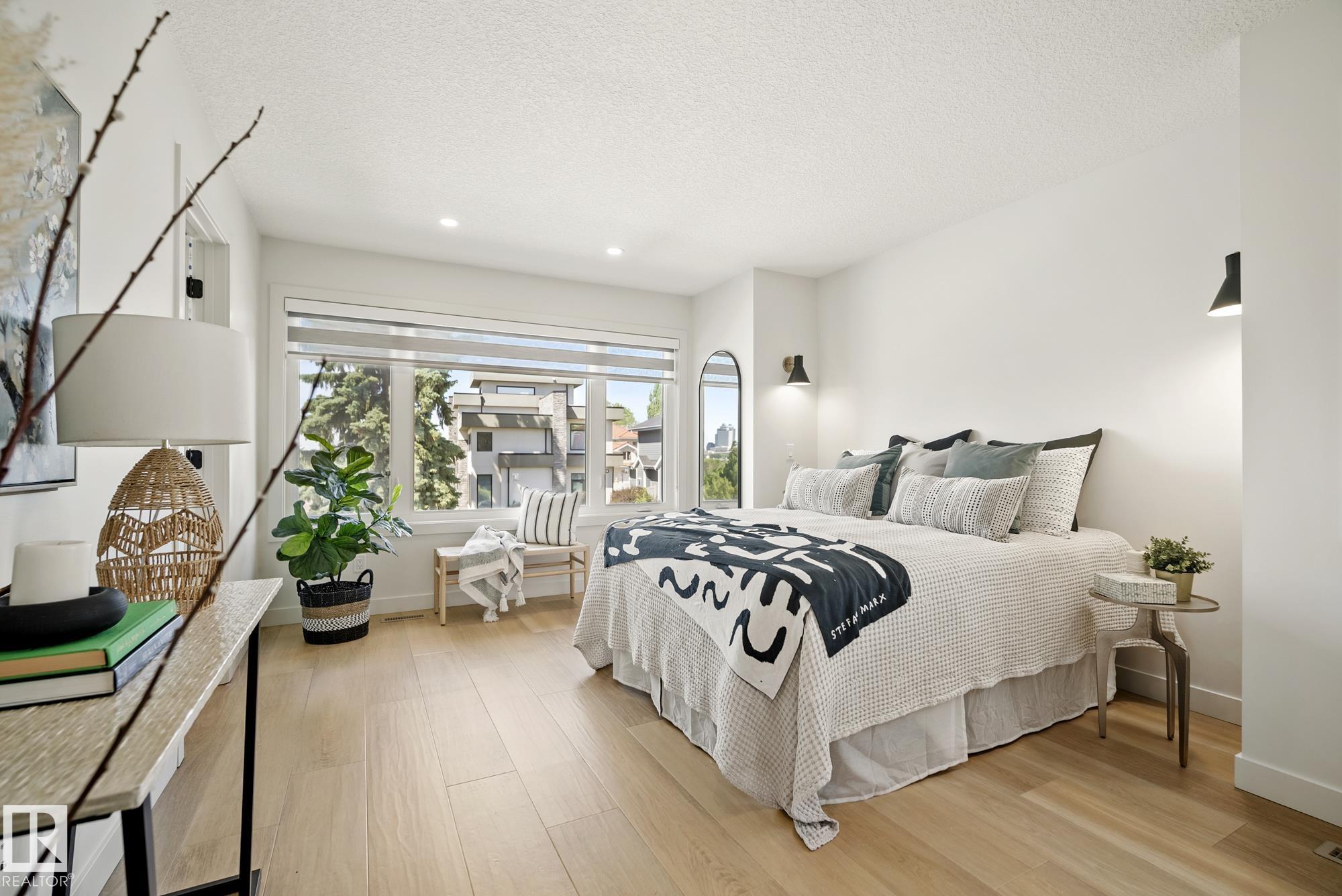 Photo 22 at 8803 Strathearn Drive NW, Strathearn, Edmonton