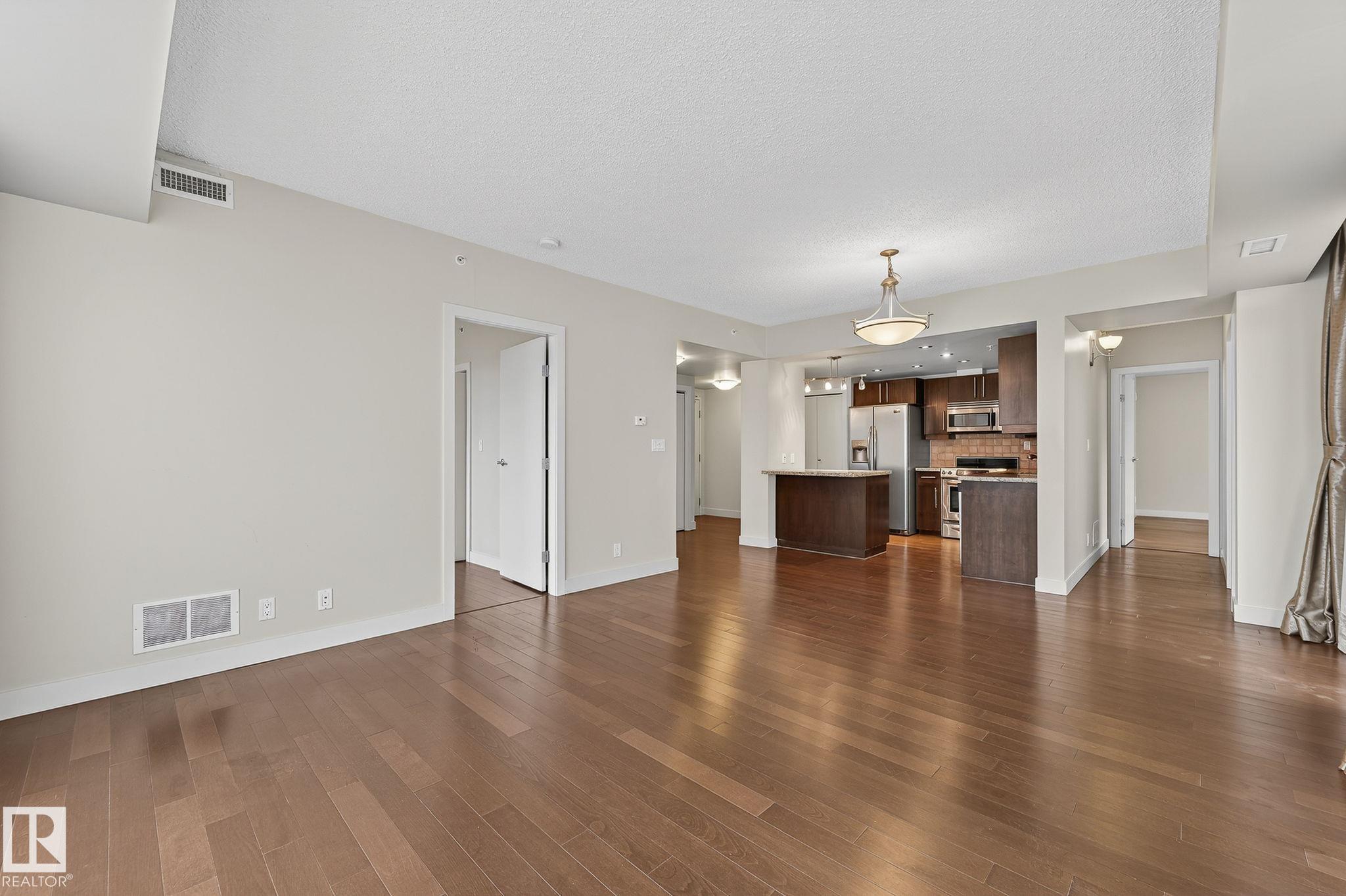 Photo 11 at 203 - 10046 117 Street NW, Wîhkwêntôwin, Edmonton