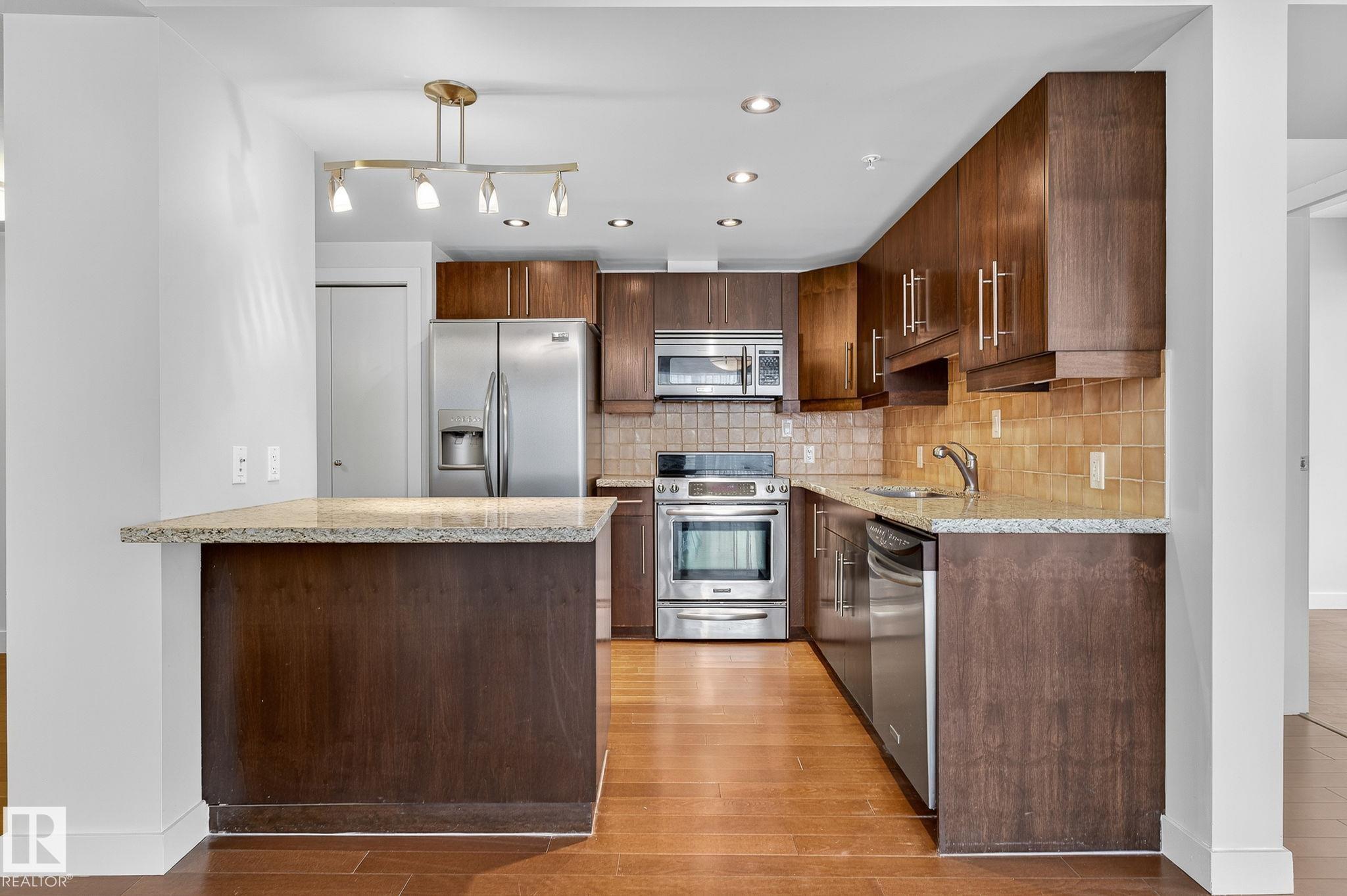 Photo 13 at 203 - 10046 117 Street NW, Wîhkwêntôwin, Edmonton