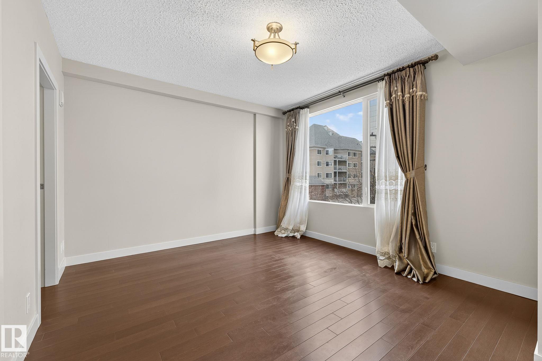 Photo 22 at 203 - 10046 117 Street NW, Wîhkwêntôwin, Edmonton