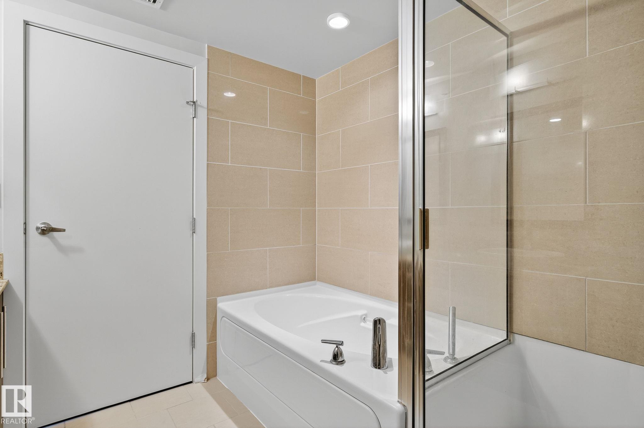 Photo 30 at 203 - 10046 117 Street NW, Wîhkwêntôwin, Edmonton