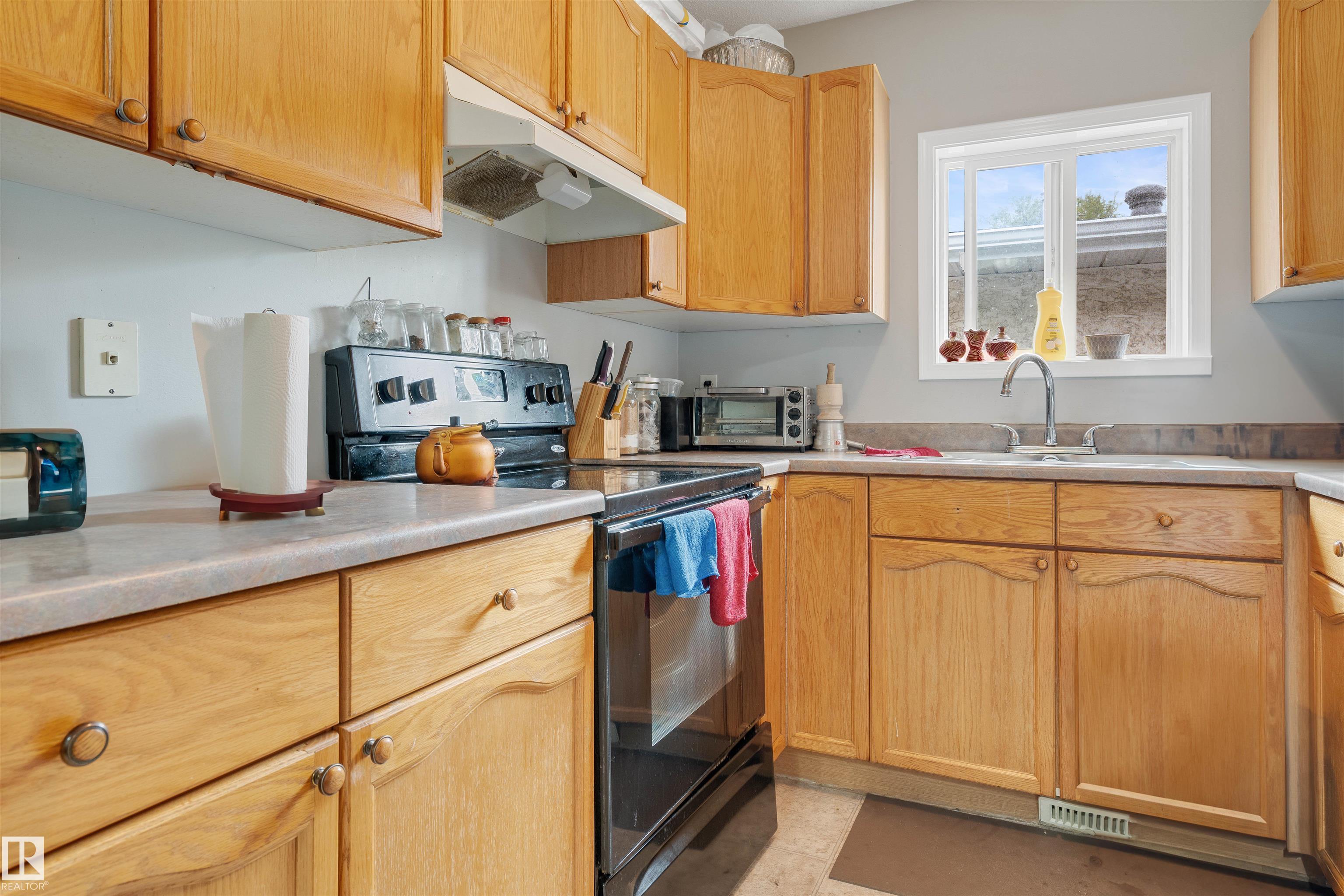 Photo 32 at 12957 - 12959 117 Street NW, Calder, Edmonton