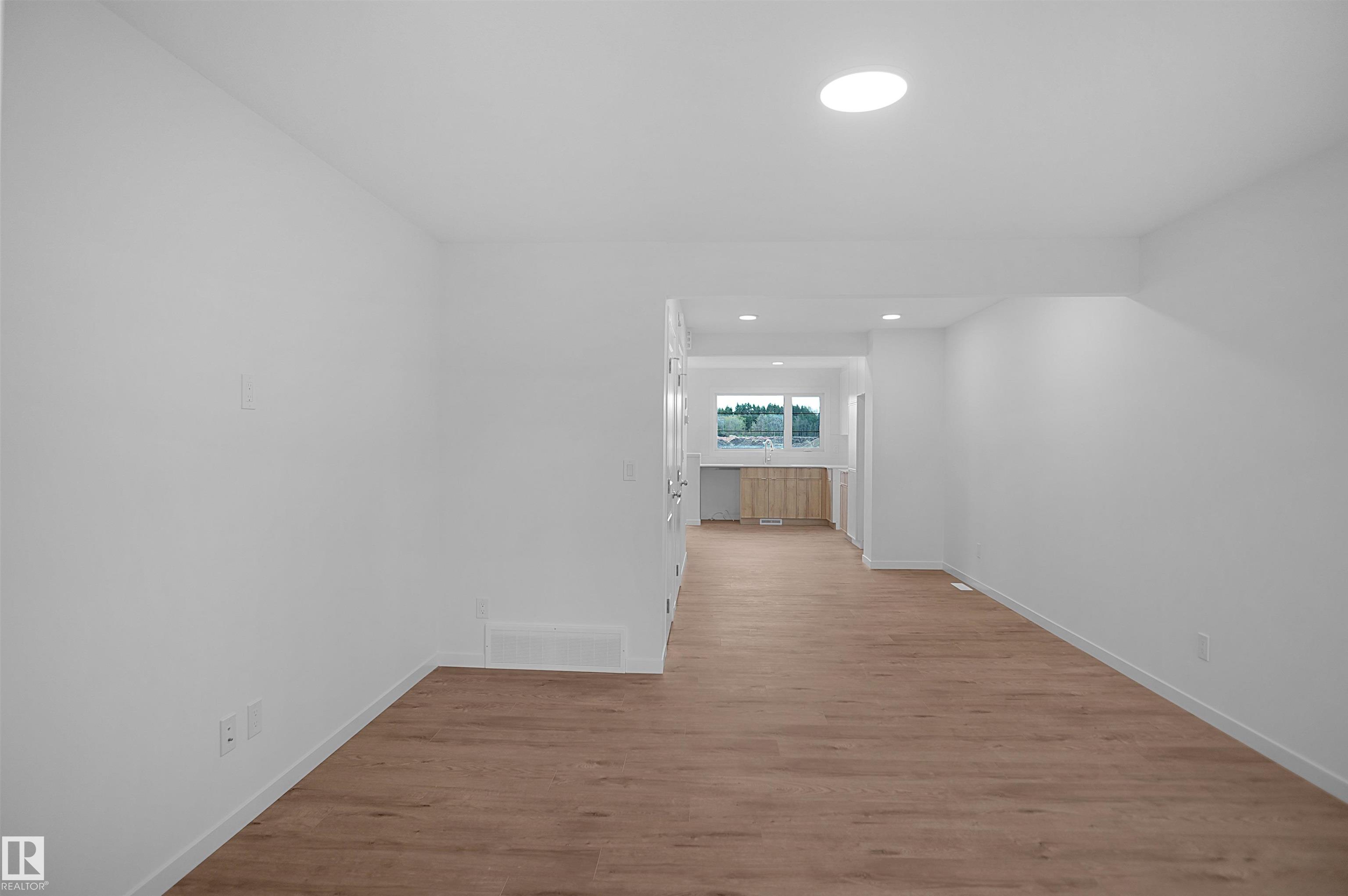 https://zimg.paragon.ice.com/ParagonImages/Property/PM/RAE/225392758/11/0/0/7f3d85c83fe7e3726f48d652cbe6e411/1/02e4d480d7518c05b09017dd79536642/225392758-121f24a0-4d35-4306-a32a-71f1b47c0acd.JPG