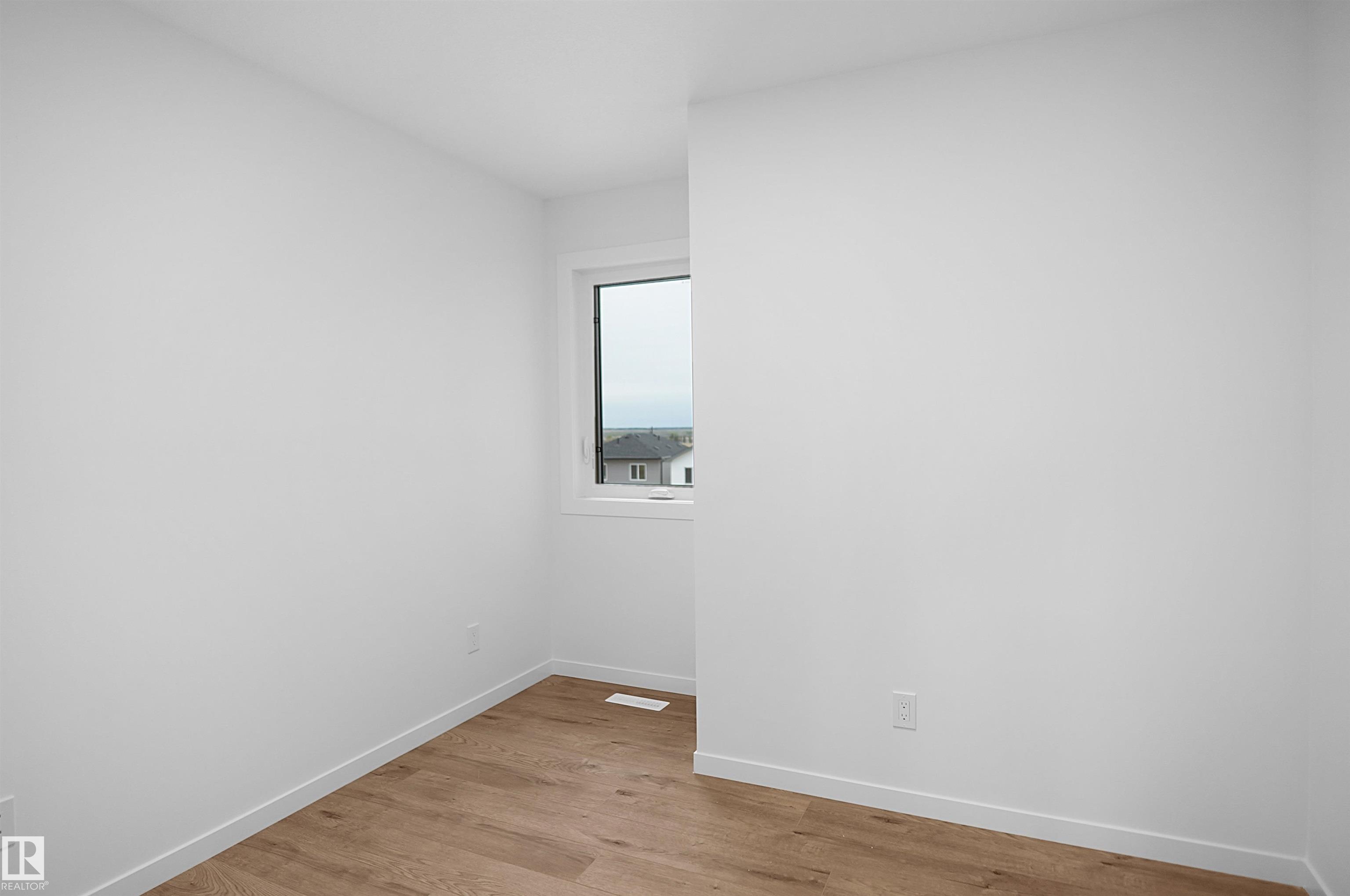 https://zimg.paragon.ice.com/ParagonImages/Property/PM/RAE/225392758/18/0/0/de84dba06b3559748ed67146d106474a/1/02e4d480d7518c05b09017dd79536642/225392758-8644df15-2c03-4d9e-9df2-539197957141.JPG