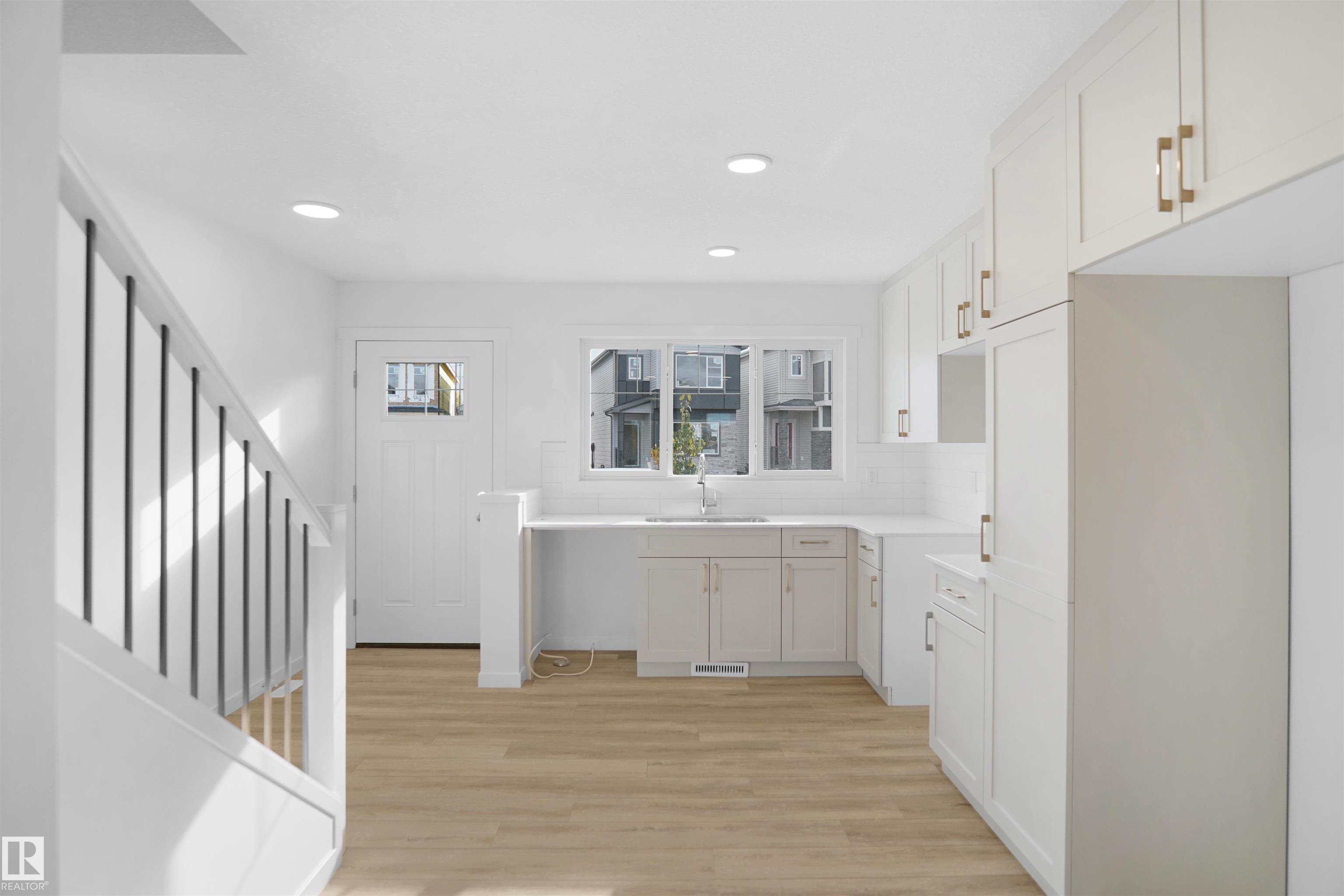 Photo 8 at 4354 Kinglet Drive NW, Kinglet Gardens, Edmonton